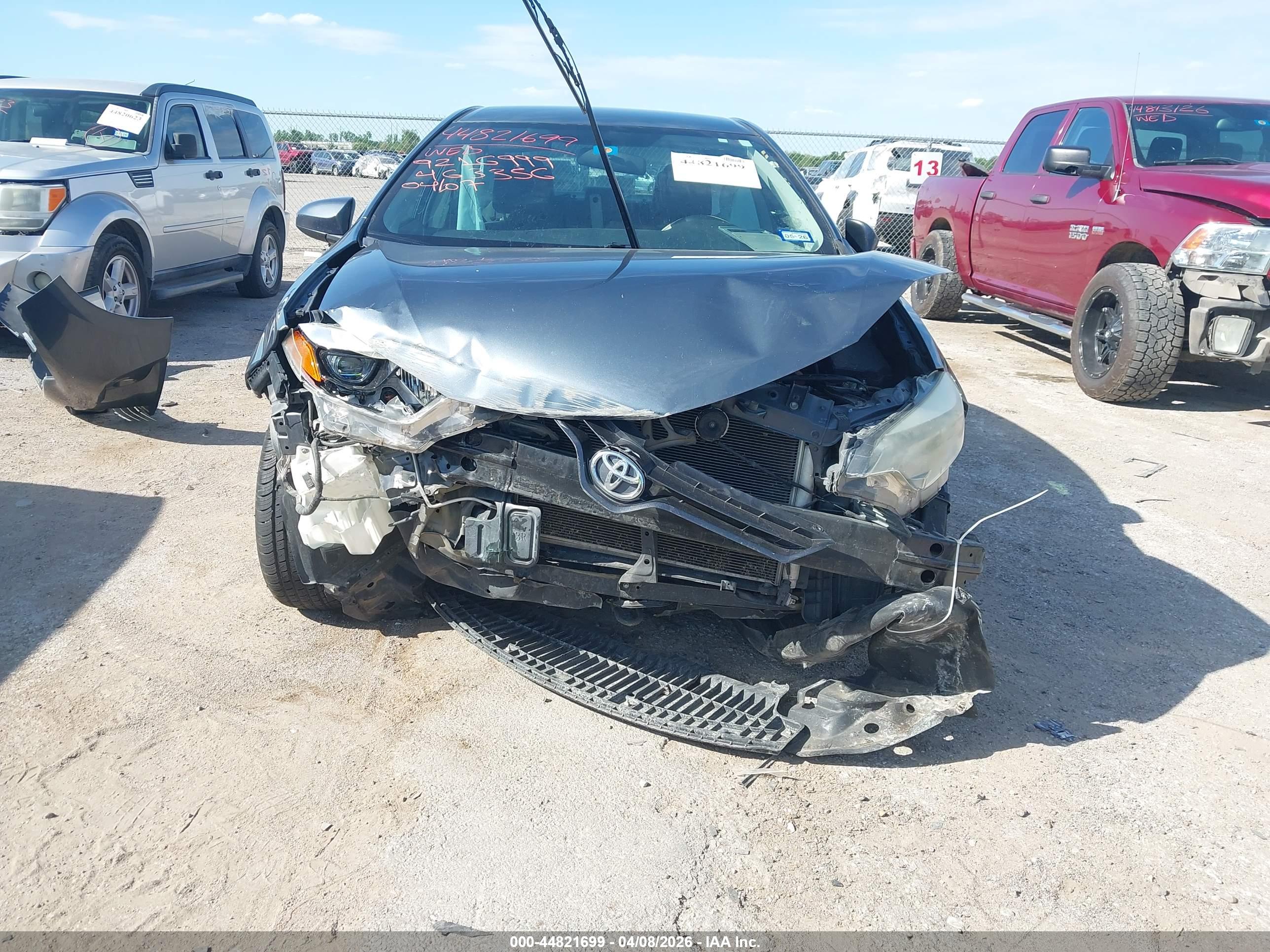 TOYOTA COROLLA image 6