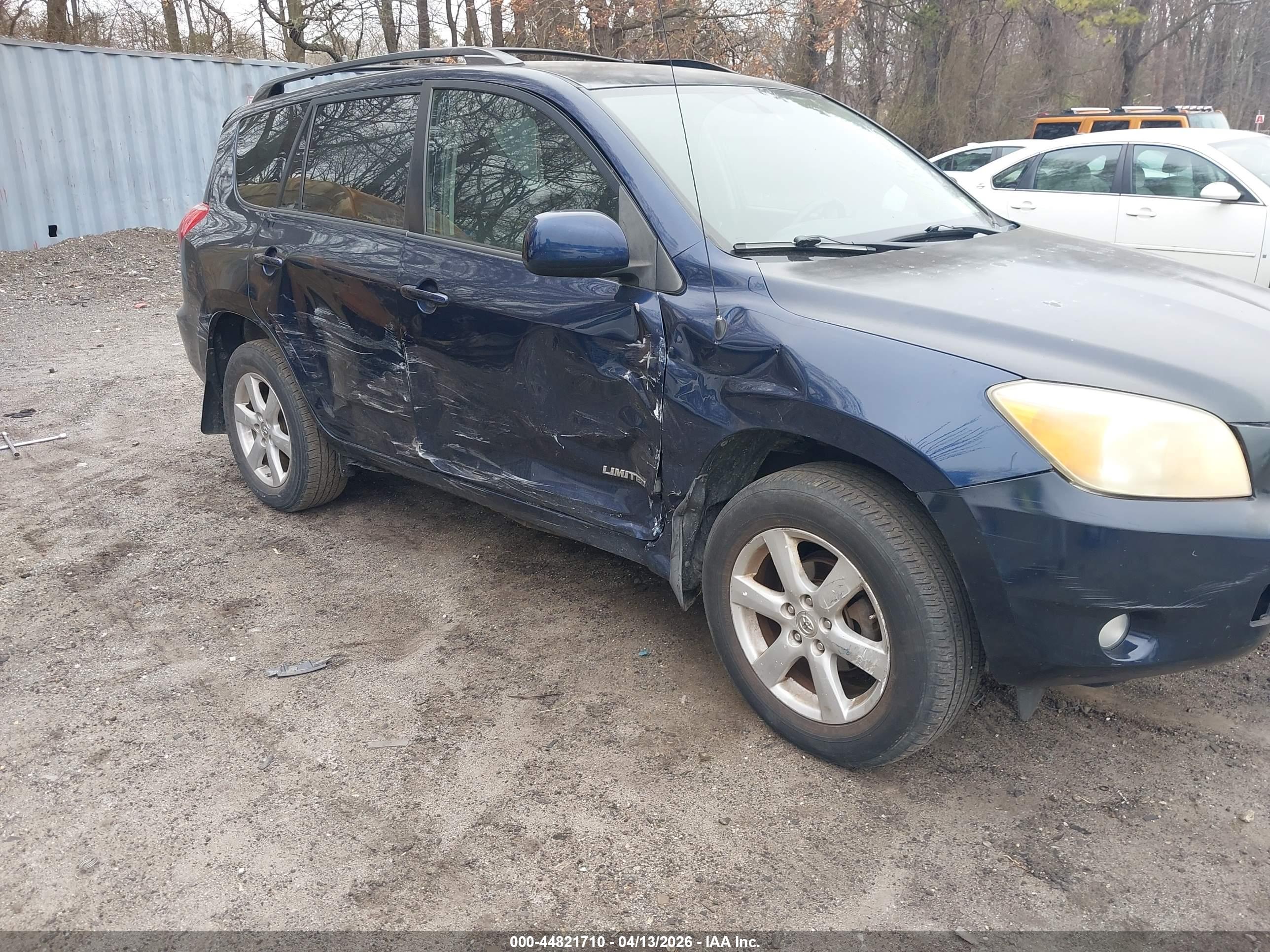 TOYOTA RAV4 image 6