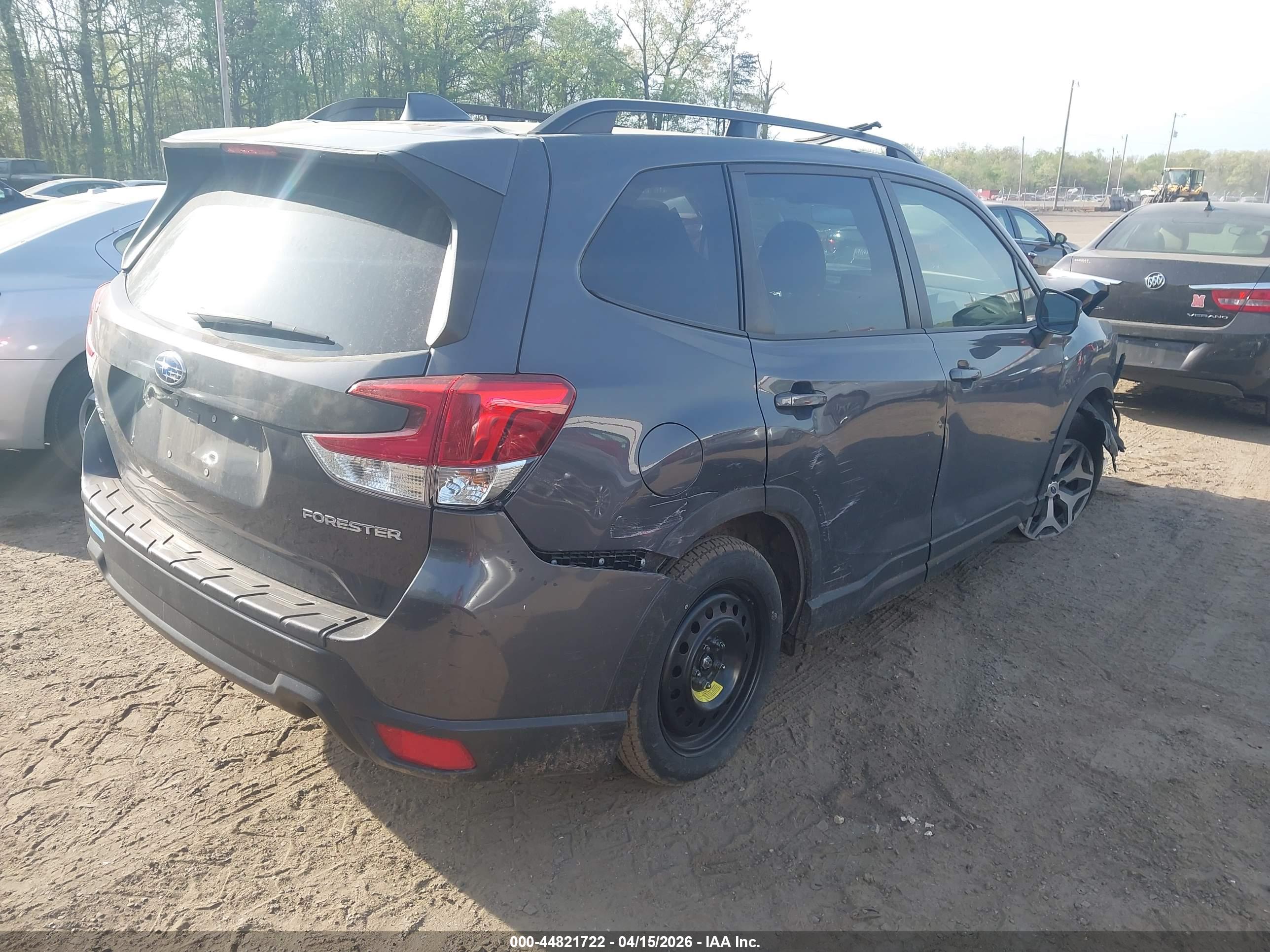 SUBARU FORESTER image 4