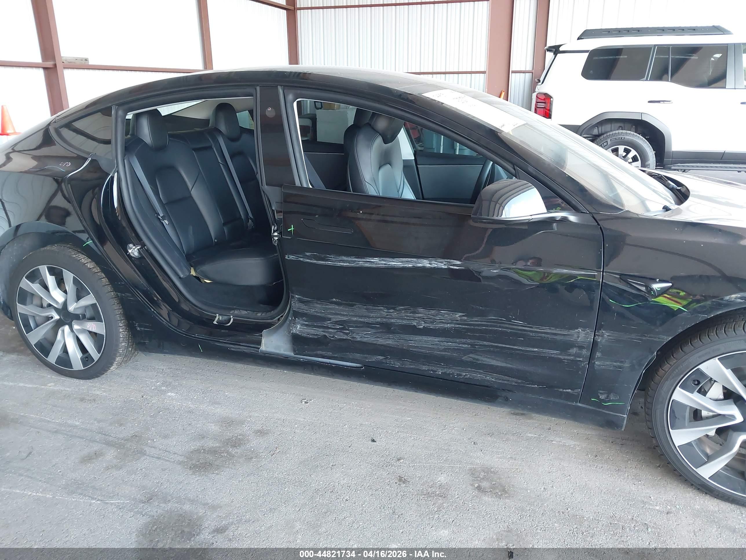 TESLA MODEL image 6