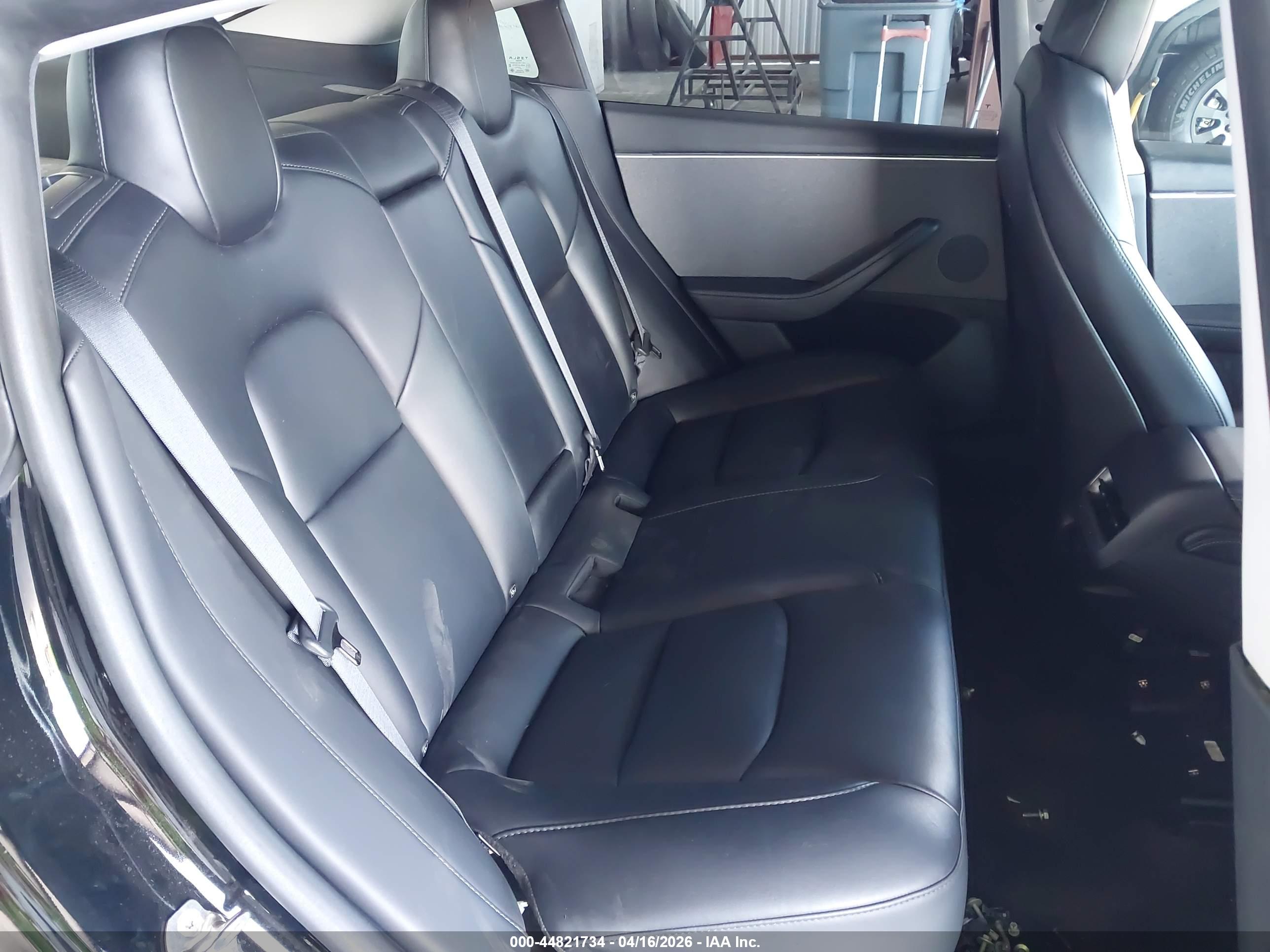 TESLA MODEL image 8