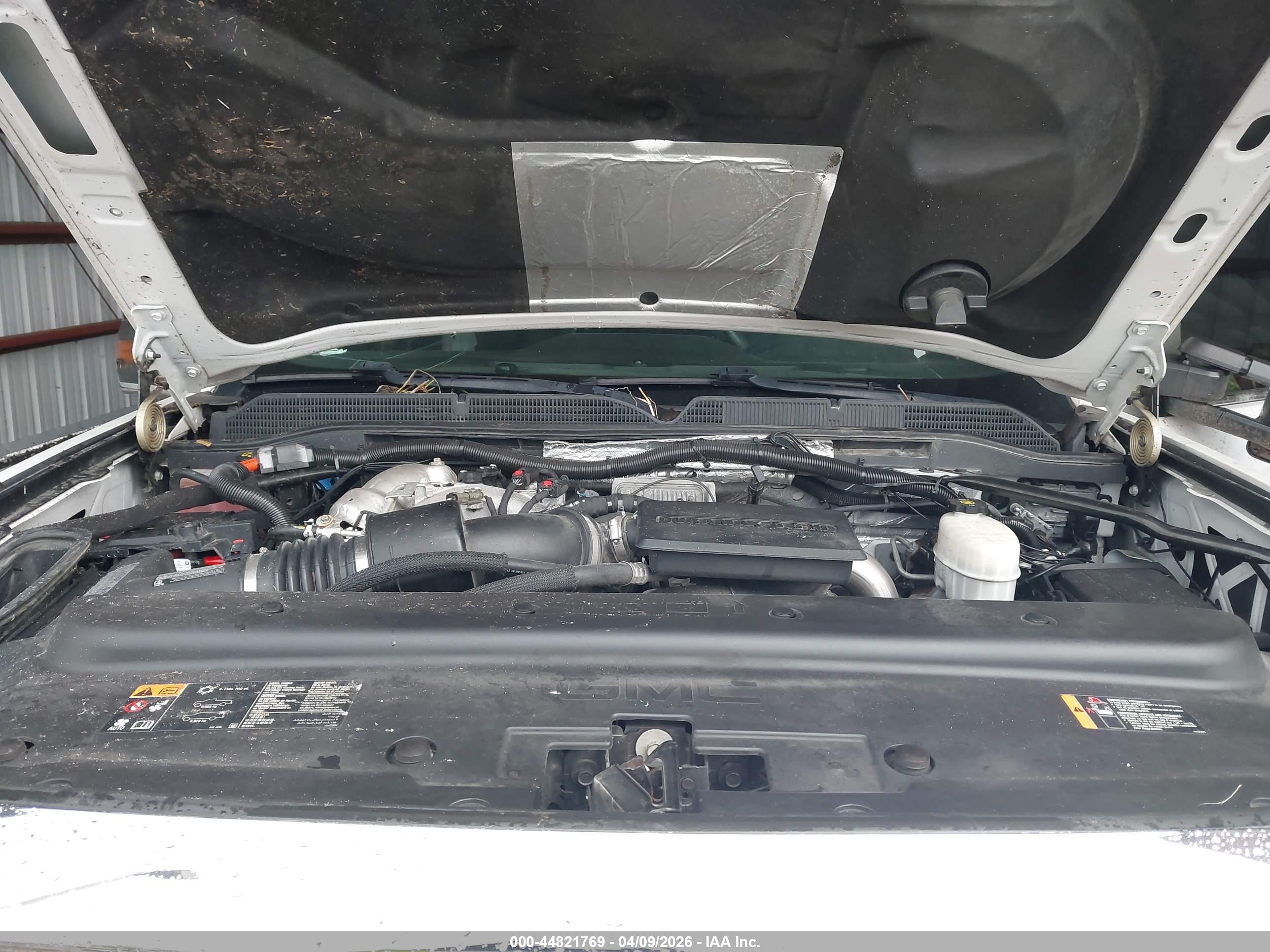 GMC SIERRA image 10