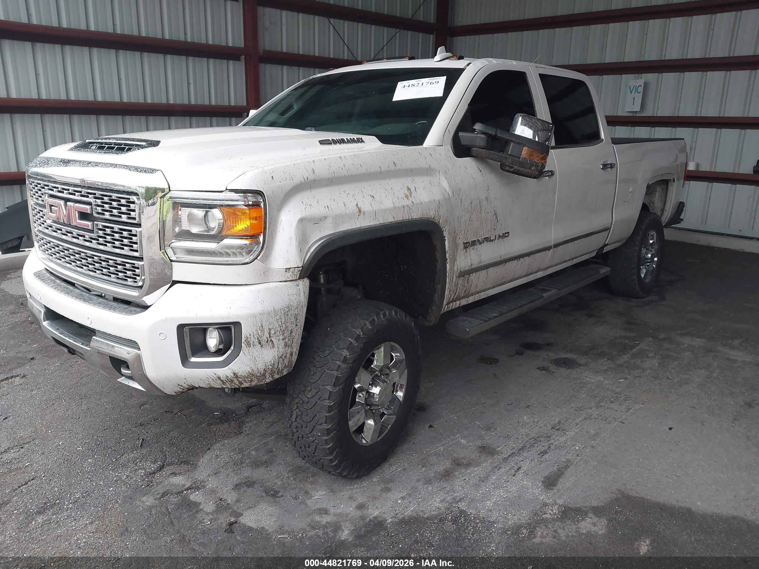 GMC SIERRA image 2