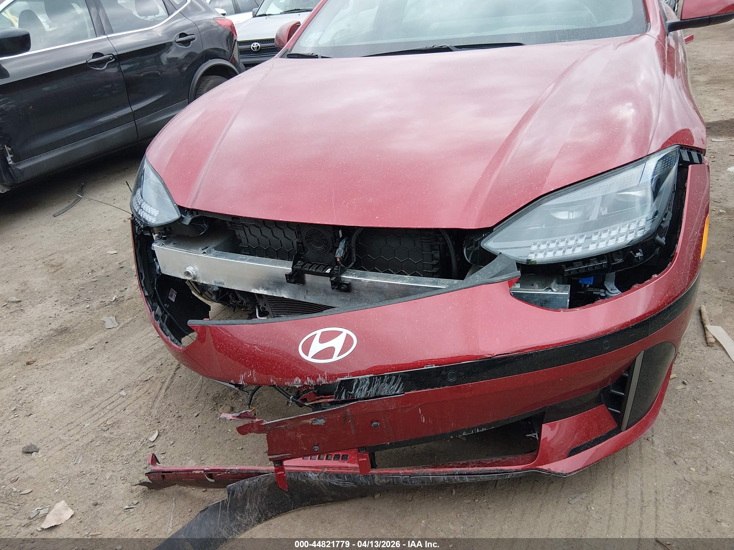 HYUNDAI IONIQ image 6