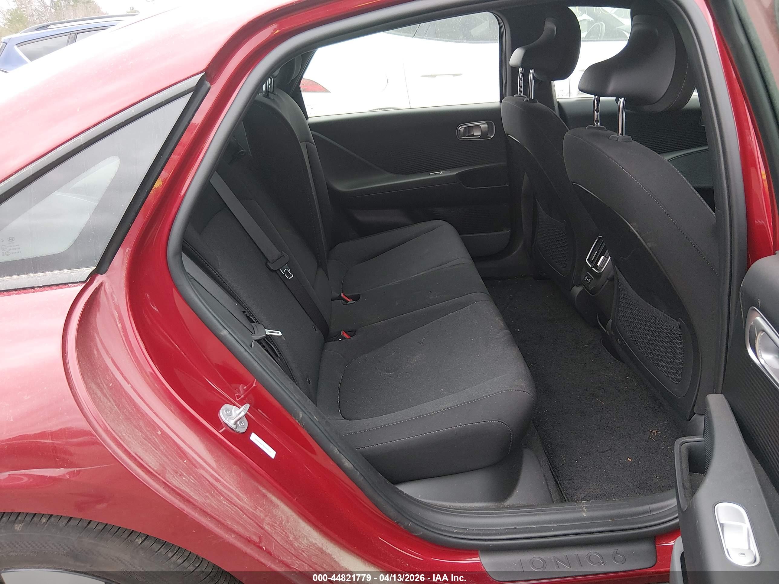 HYUNDAI IONIQ image 8