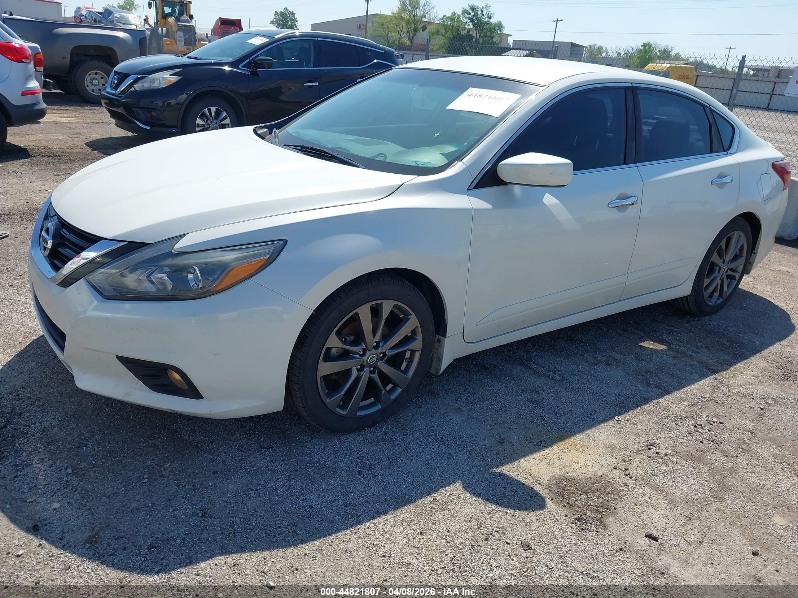 NISSAN ALTIMA image 2