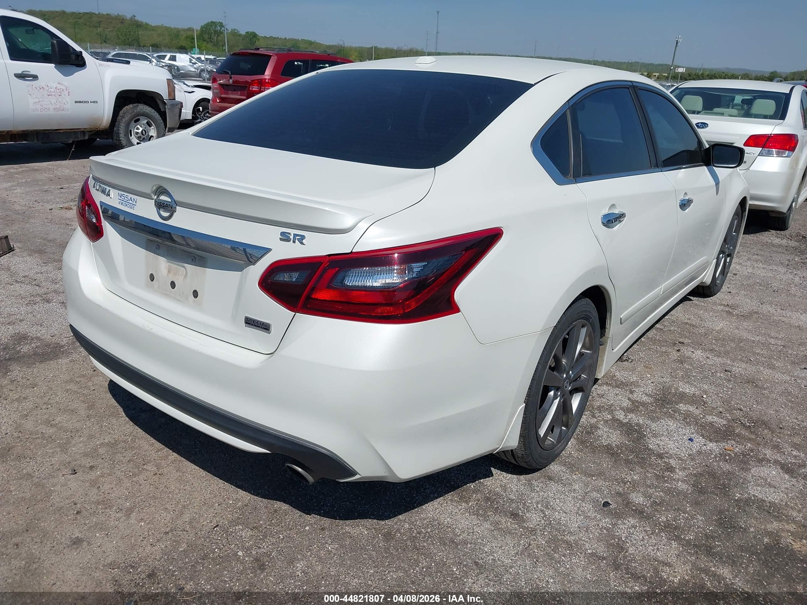 NISSAN ALTIMA image 4