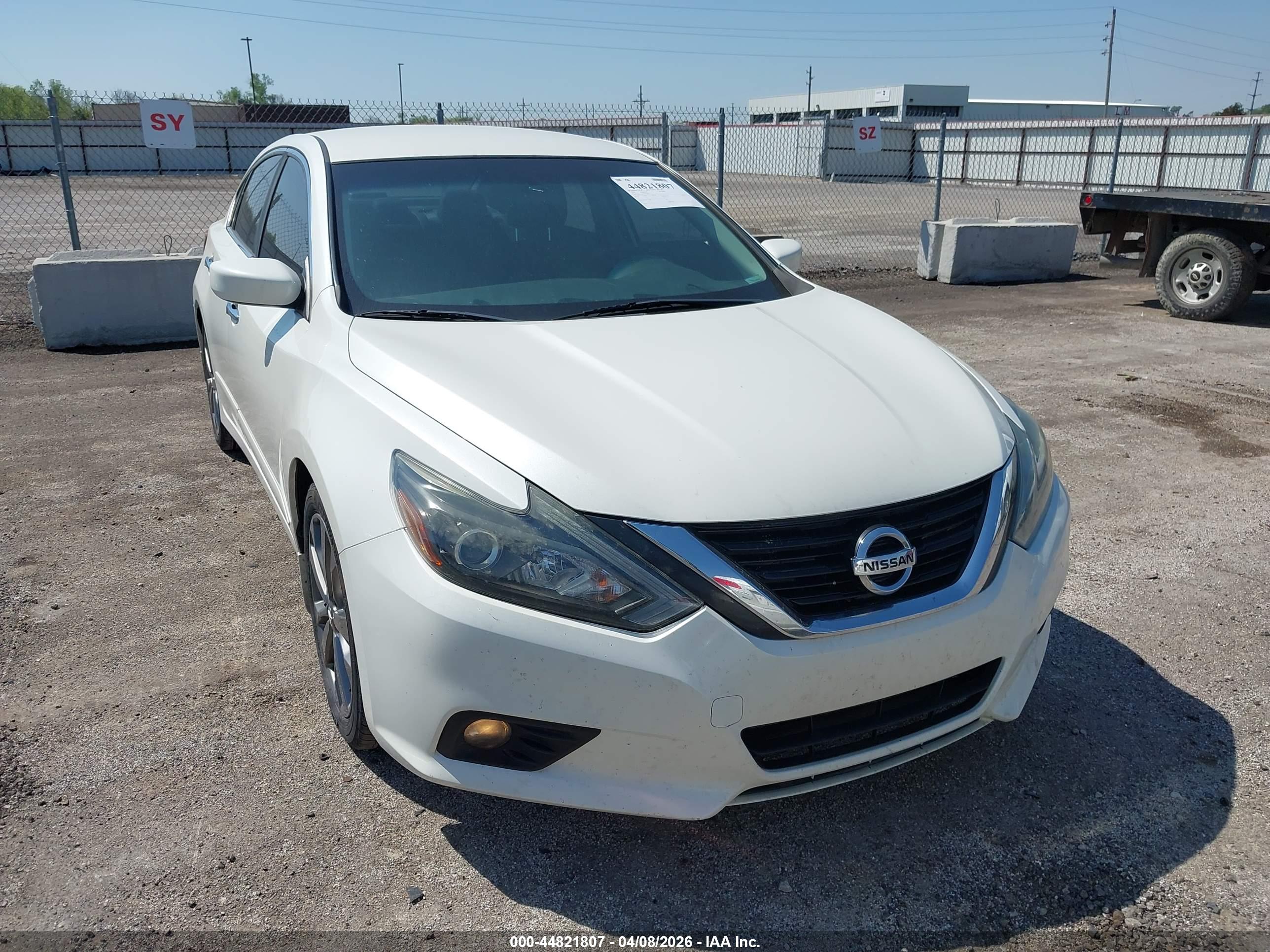 NISSAN ALTIMA image 6