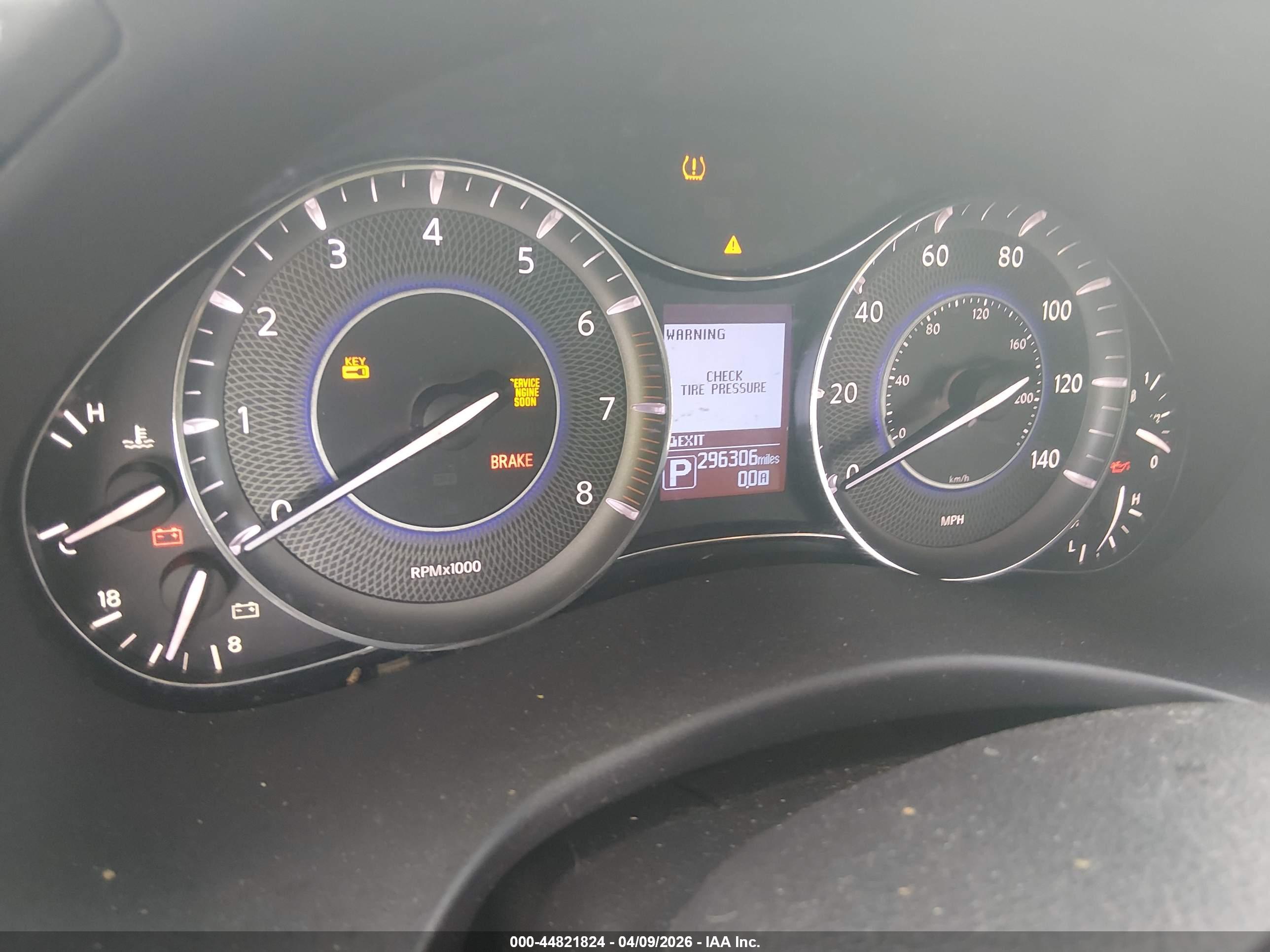 INFINITI QX80 image 7