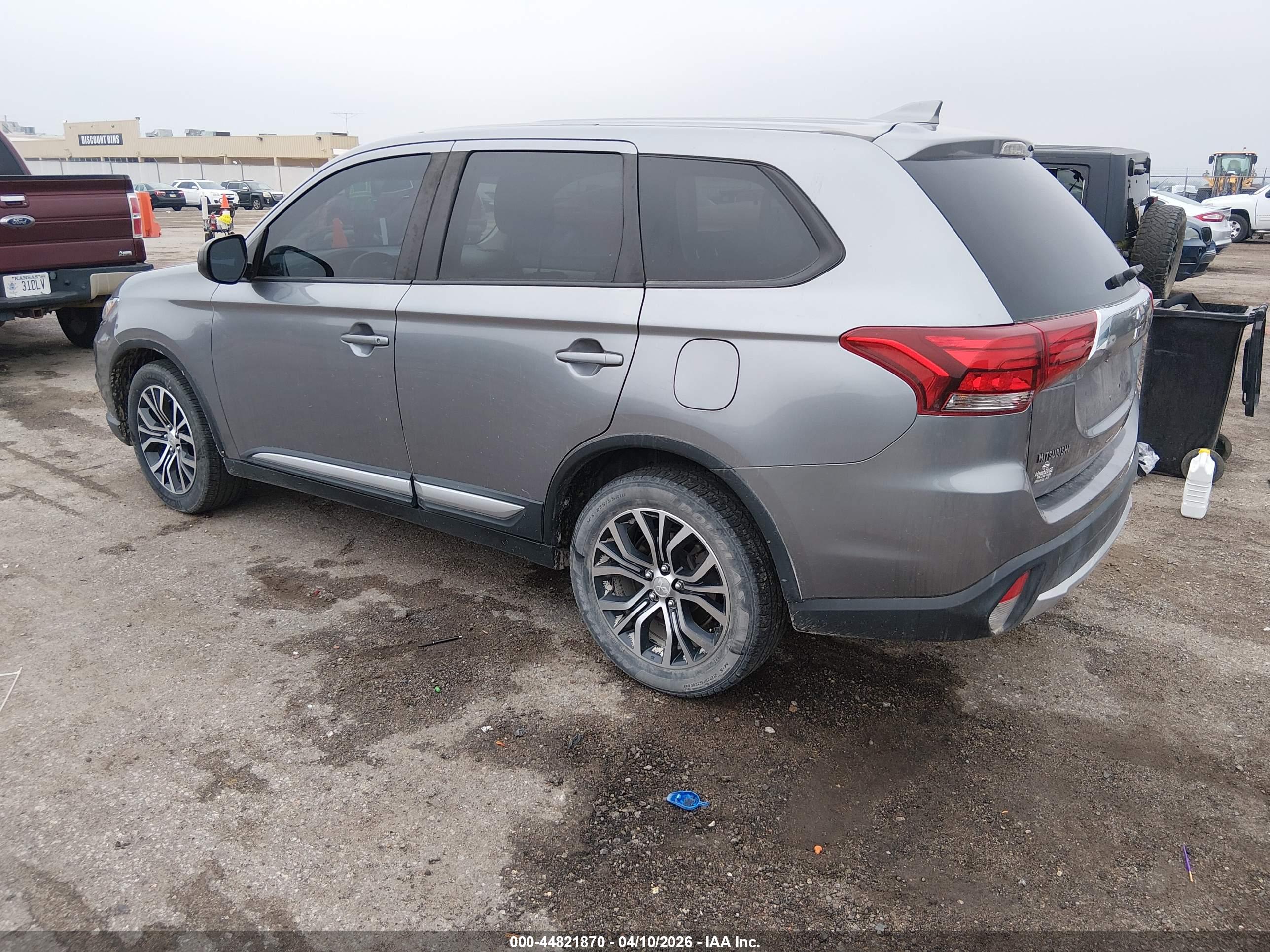 MITSUBISHI OUTLANDER image 3