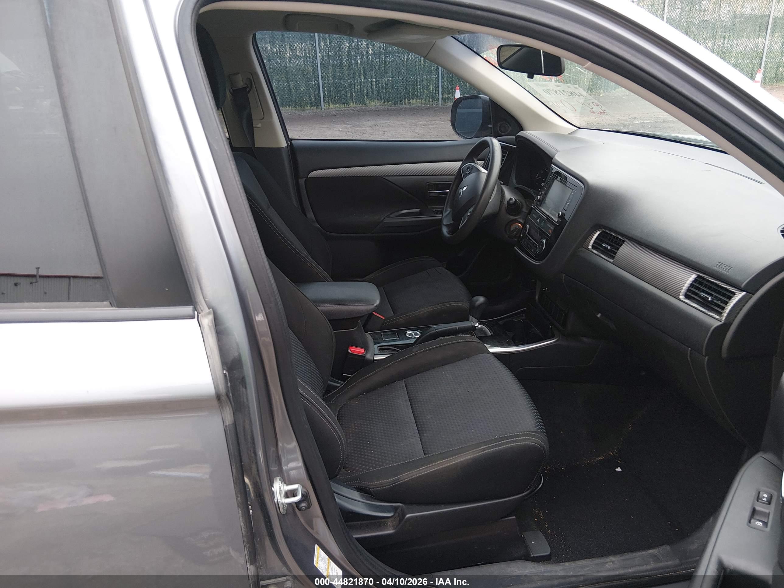 MITSUBISHI OUTLANDER image 5