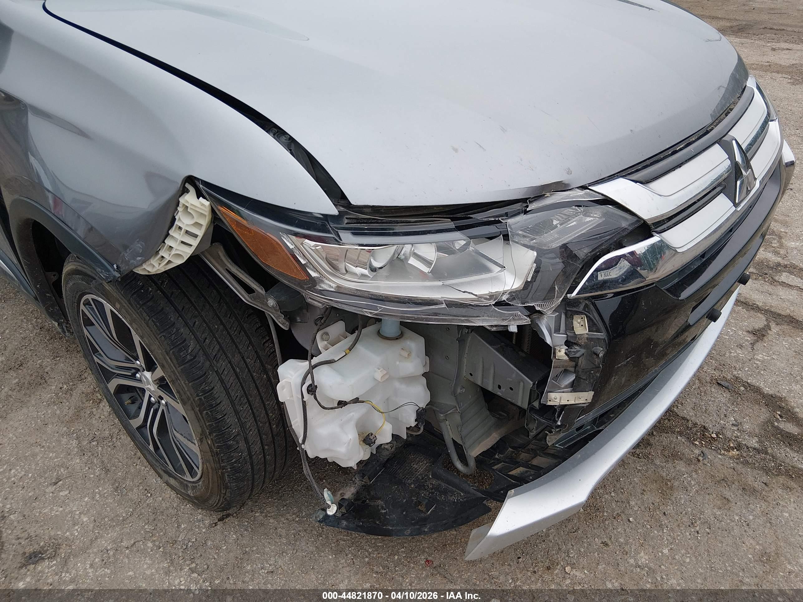MITSUBISHI OUTLANDER image 6