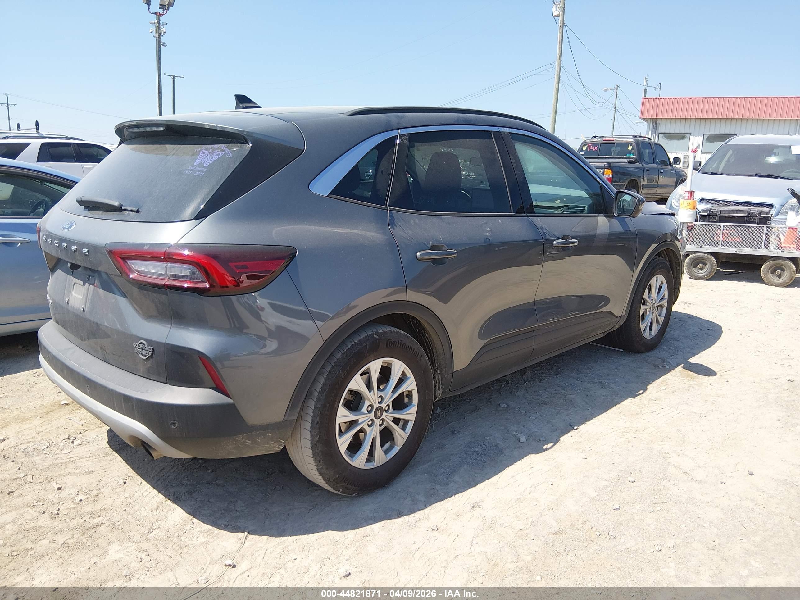 FORD ESCAPE image 4