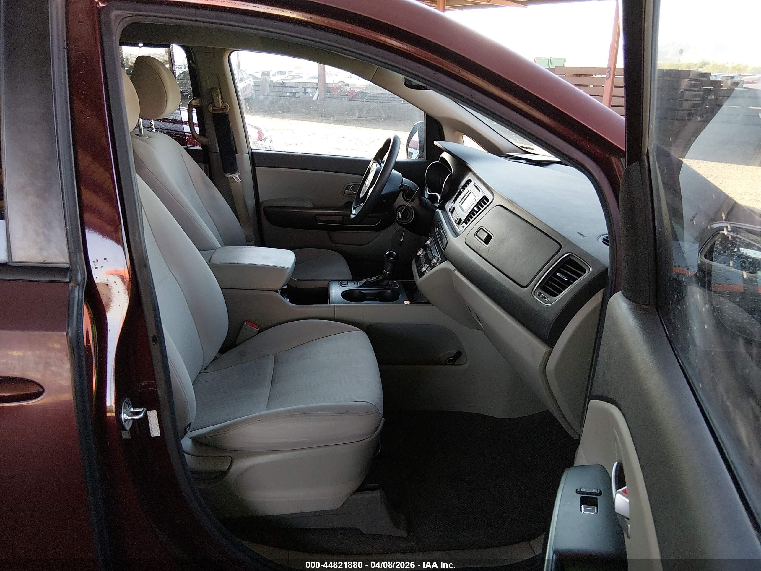 KIA SEDONA image 5