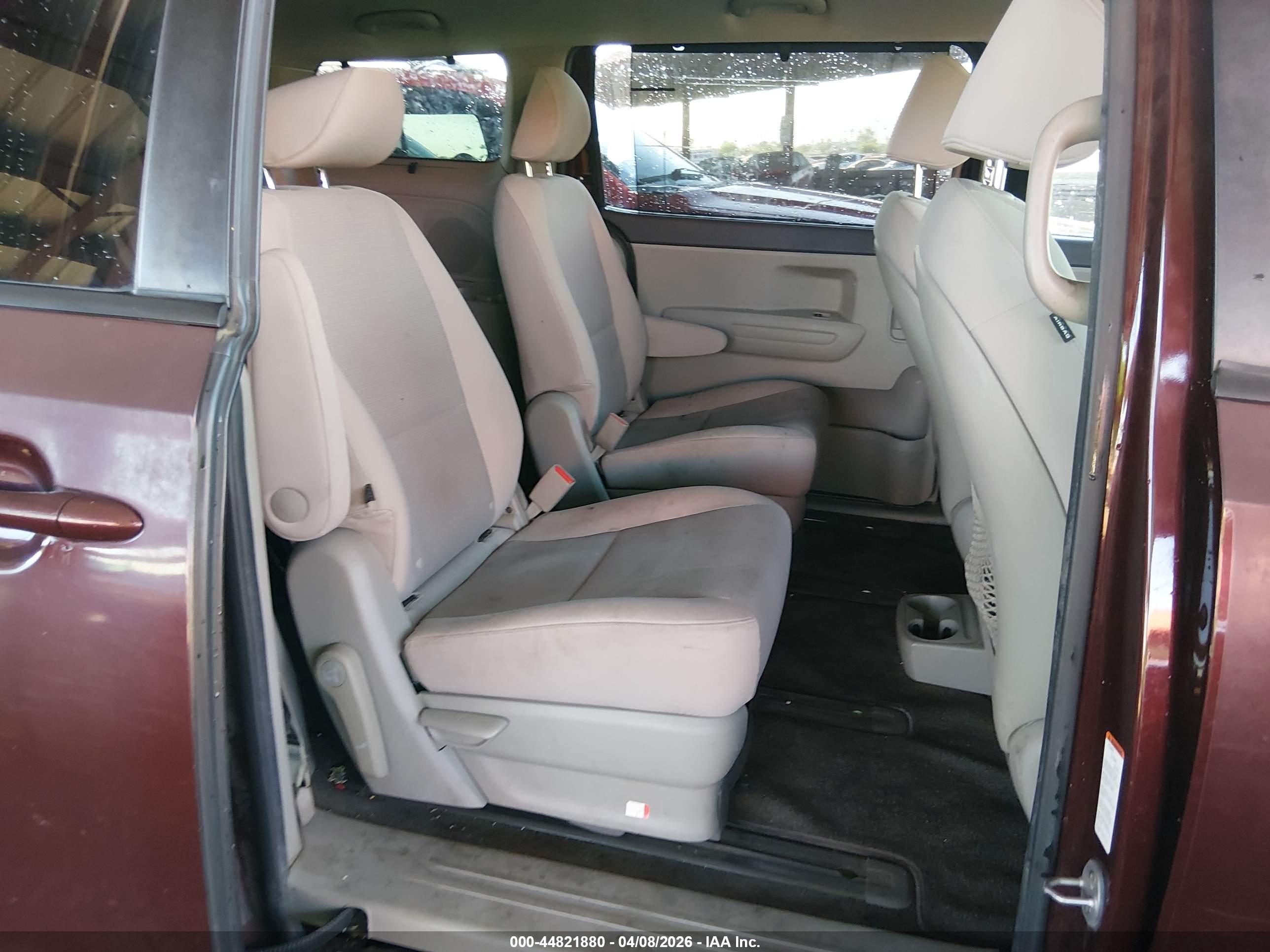 KIA SEDONA image 8