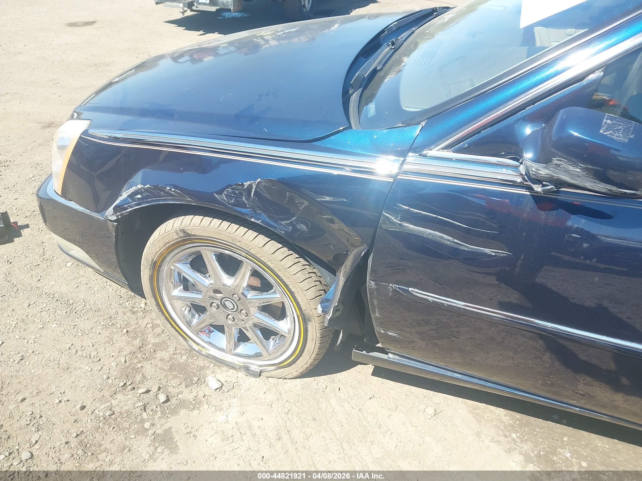 CADILLAC DTS image 6