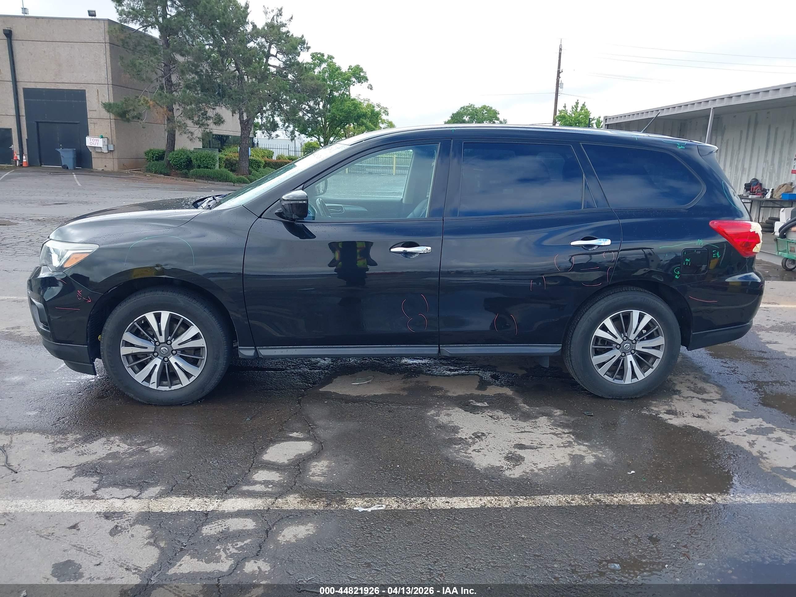 NISSAN PATHFINDER image 6