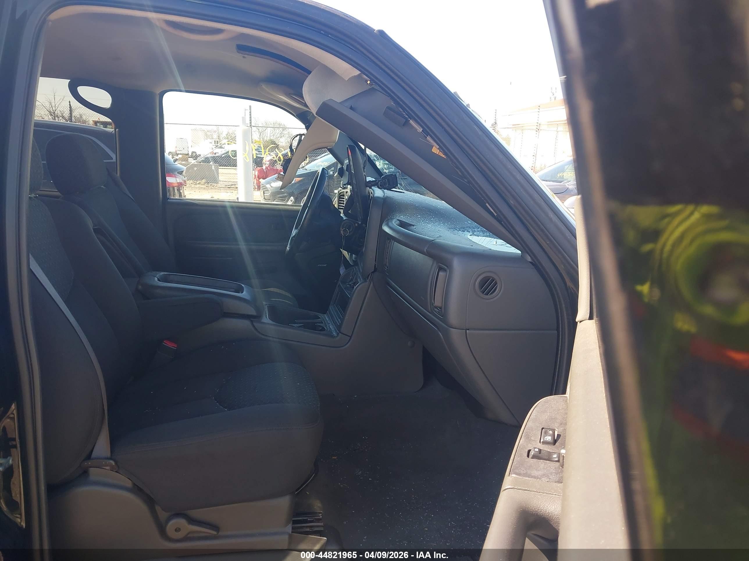 CHEVROLET AVALANCHE image 5