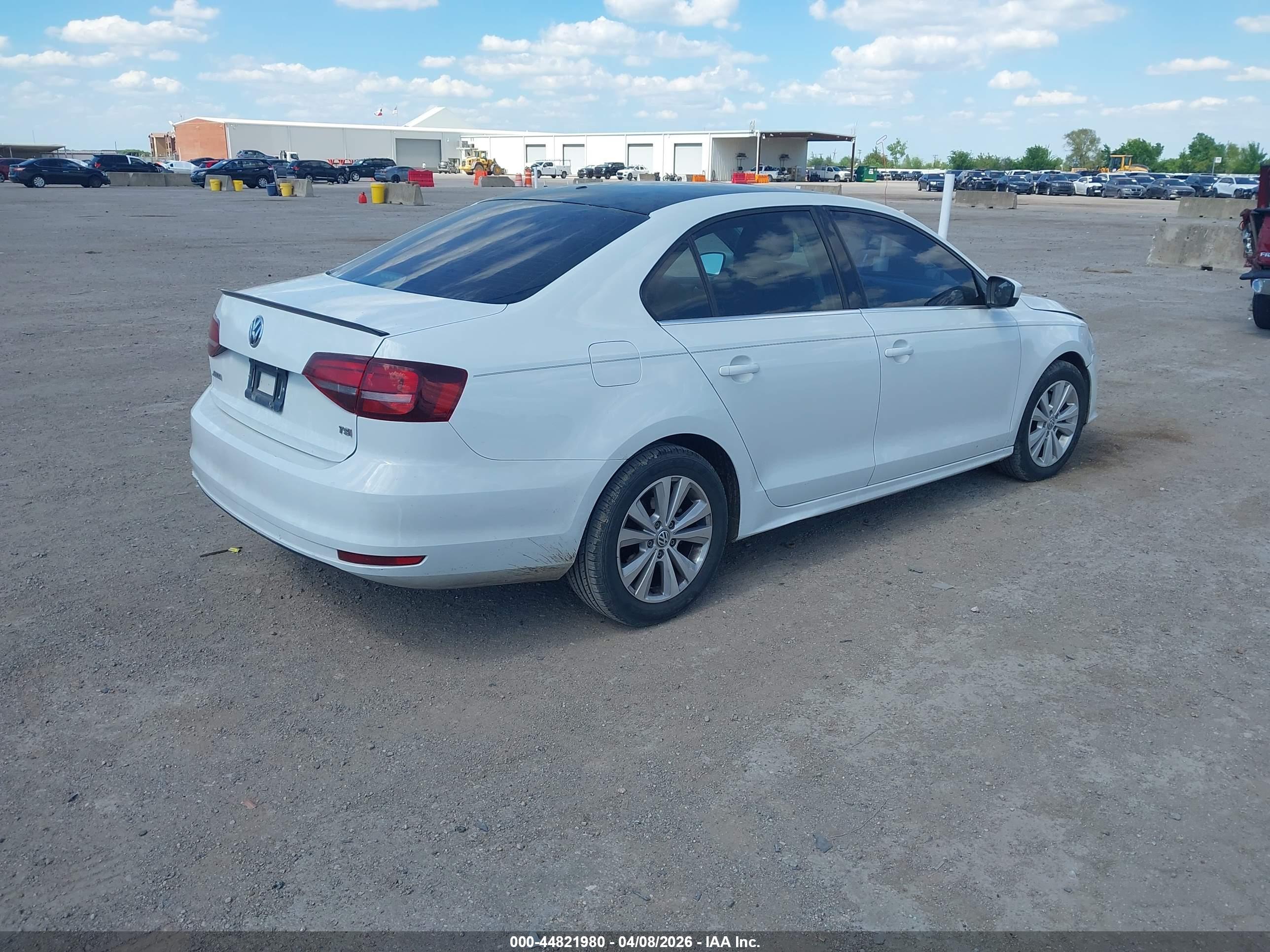 VOLKSWAGEN JETTA image 4