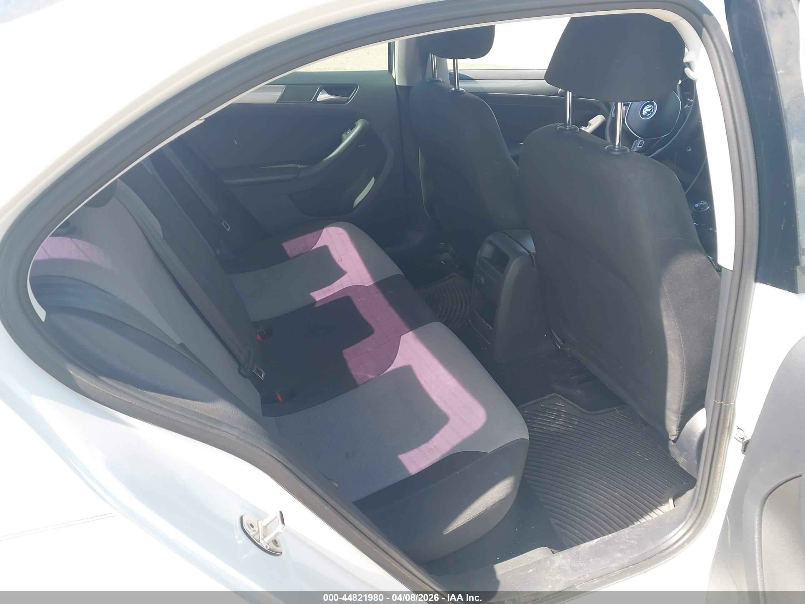 VOLKSWAGEN JETTA image 8