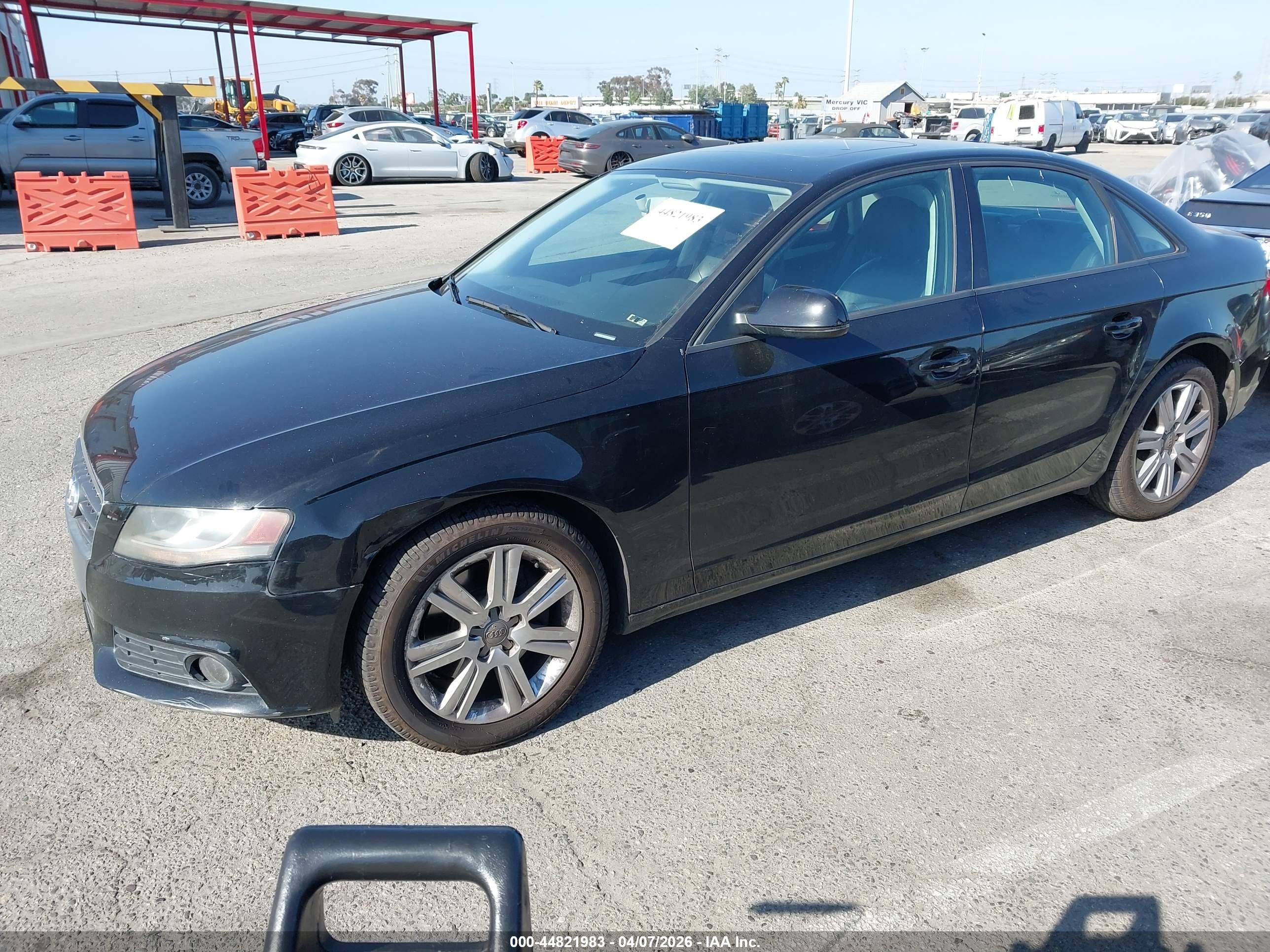 AUDI A4 image 2