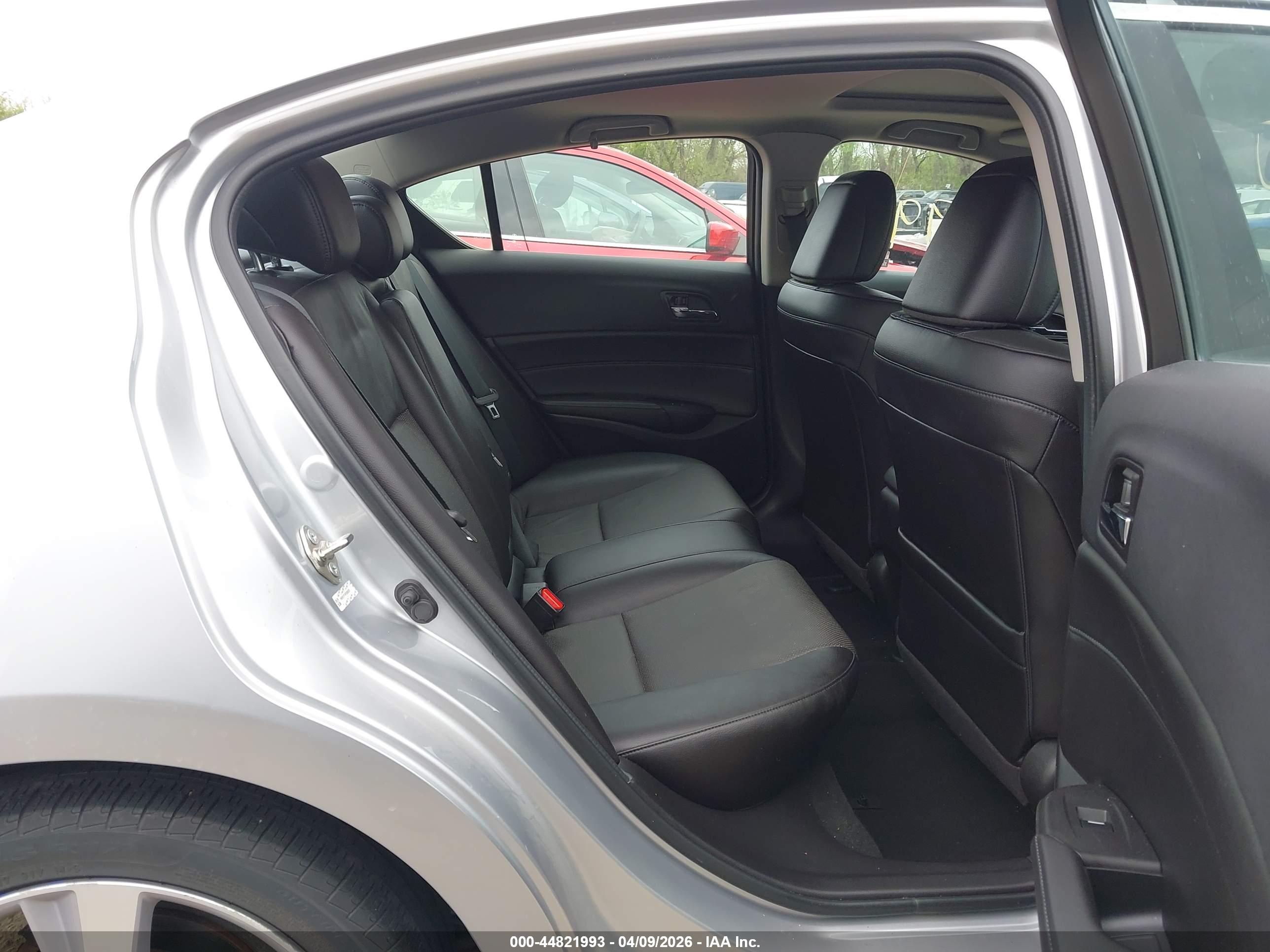 ACURA ILX image 8