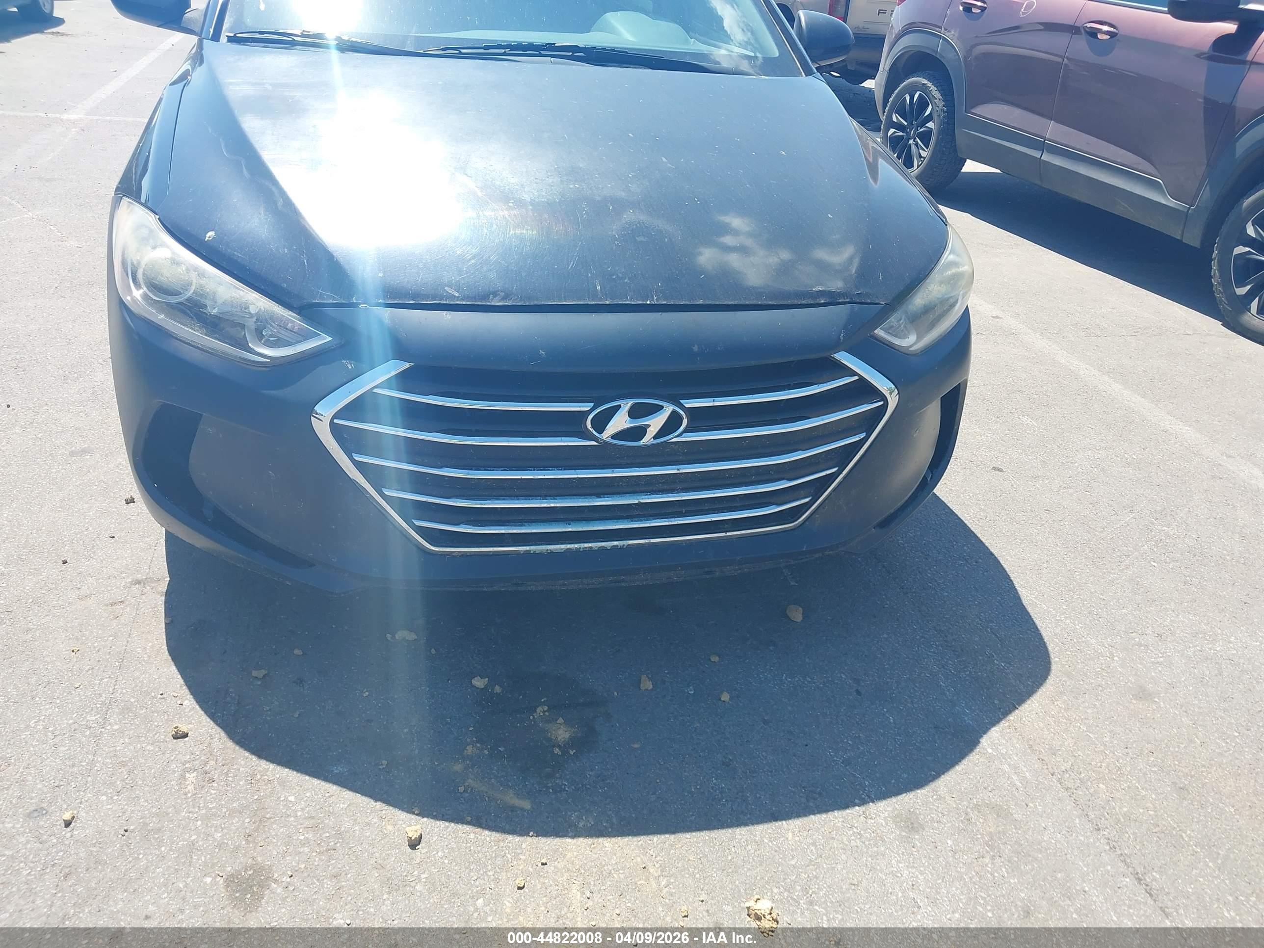 HYUNDAI ELANTRA image 6