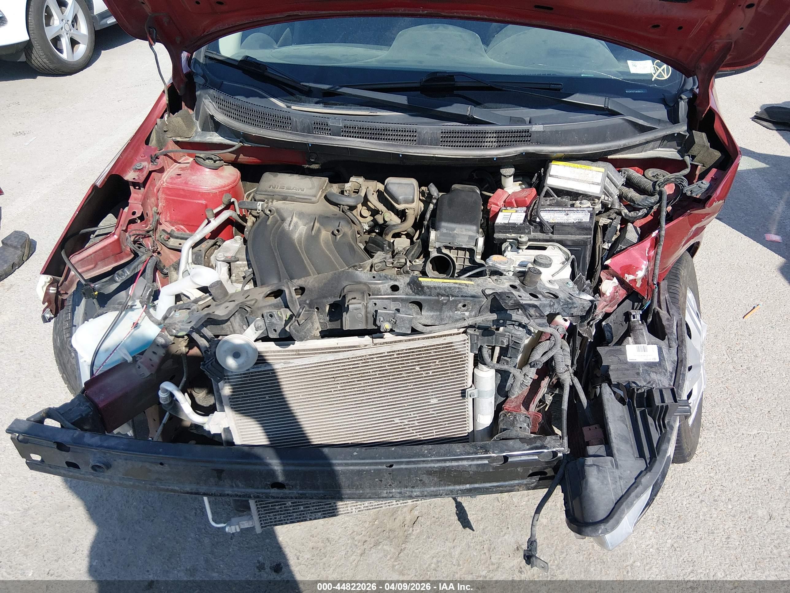 NISSAN VERSA image 10