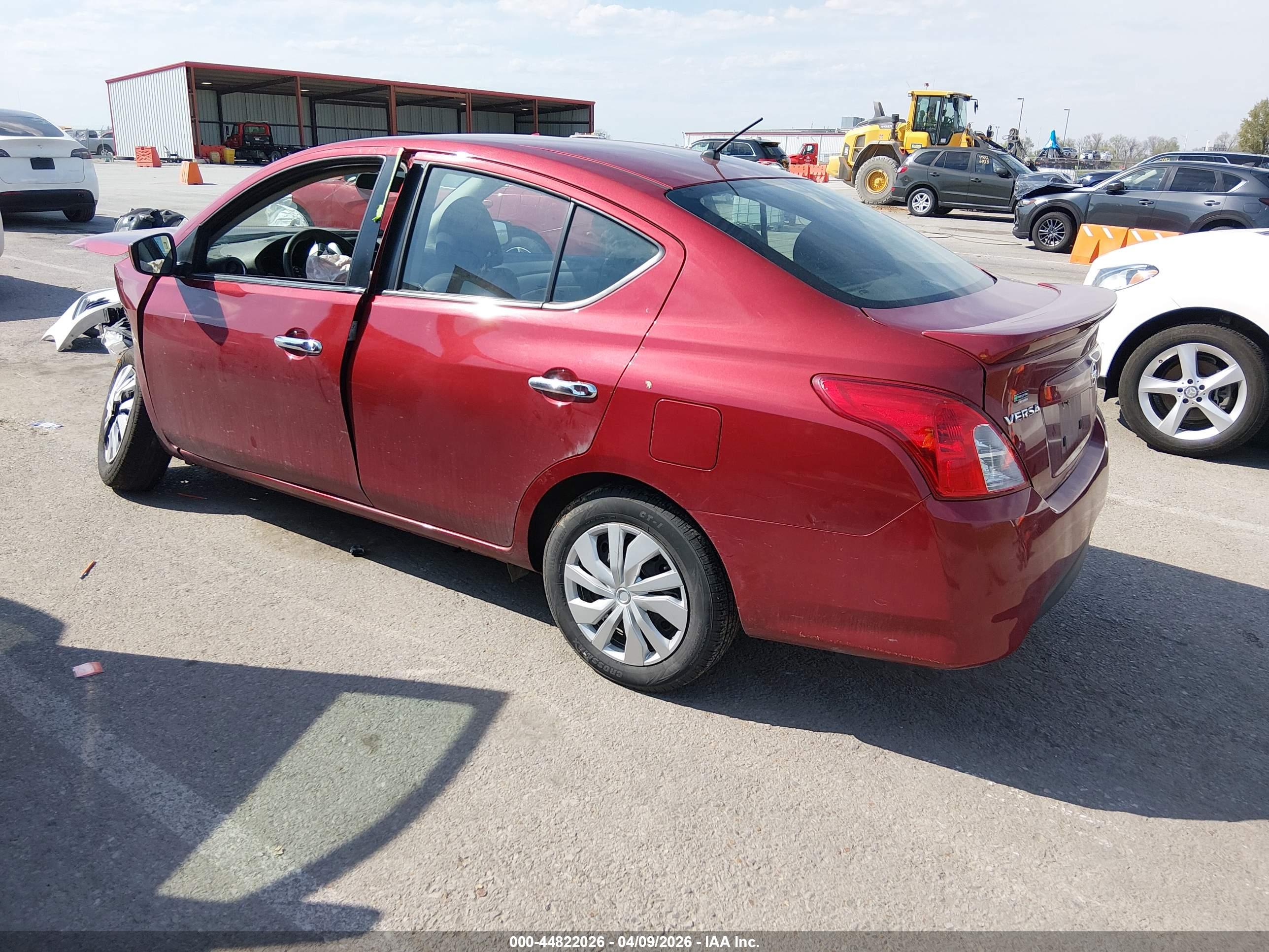 NISSAN VERSA image 3