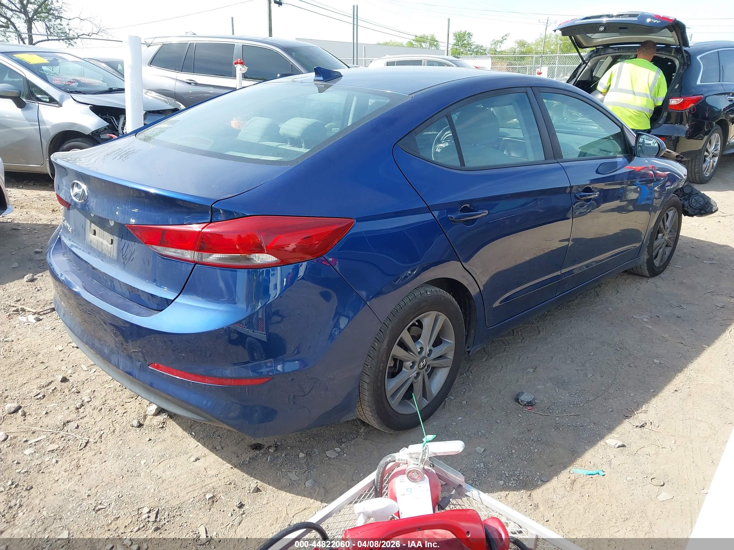 HYUNDAI ELANTRA image 4