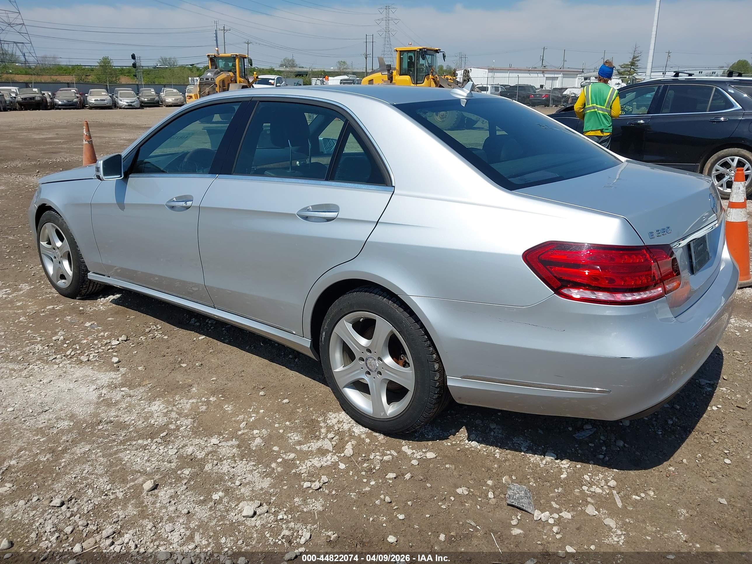 MERCEDES-BENZ E image 3