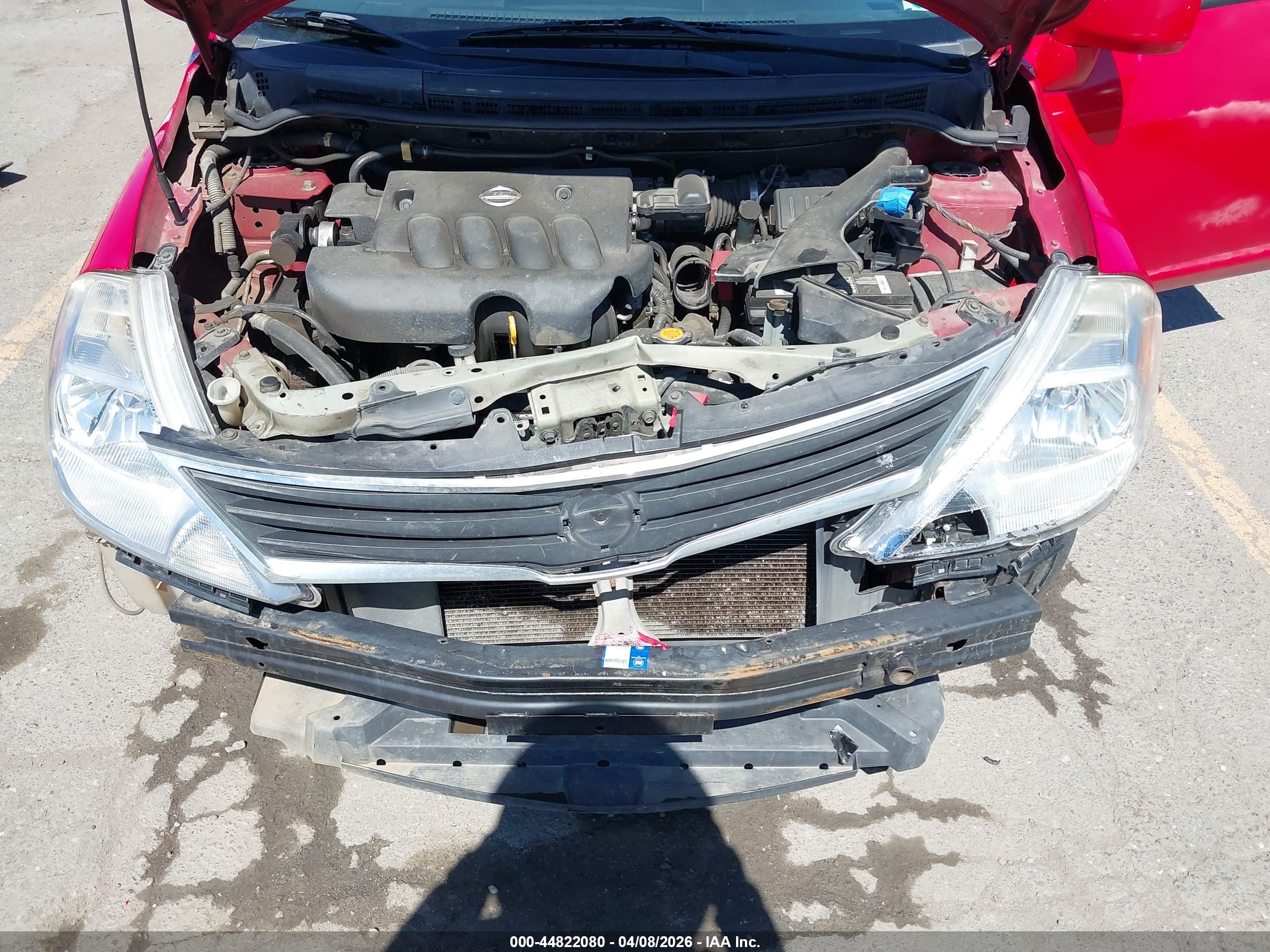 NISSAN VERSA image 10