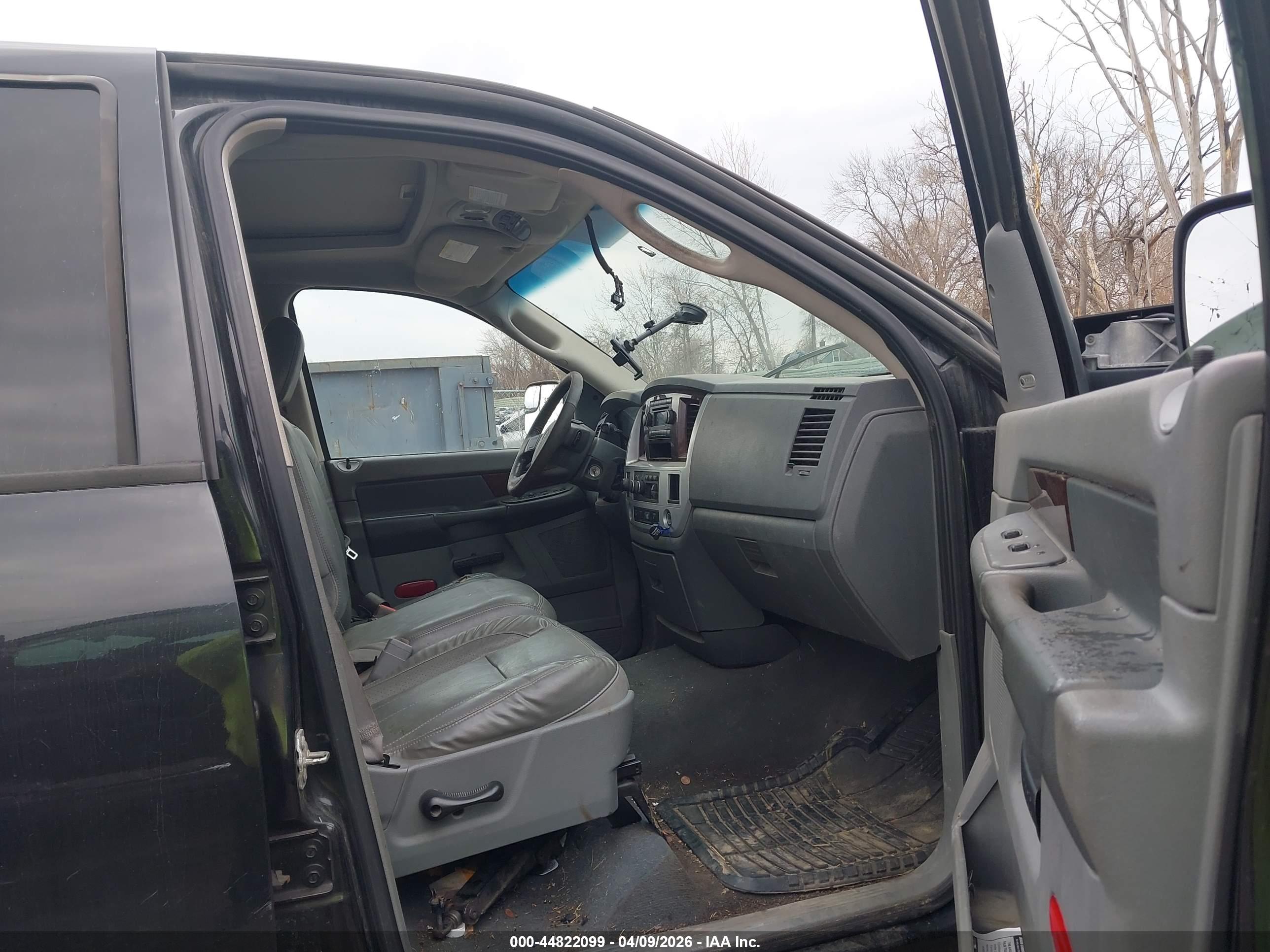 DODGE RAM image 5