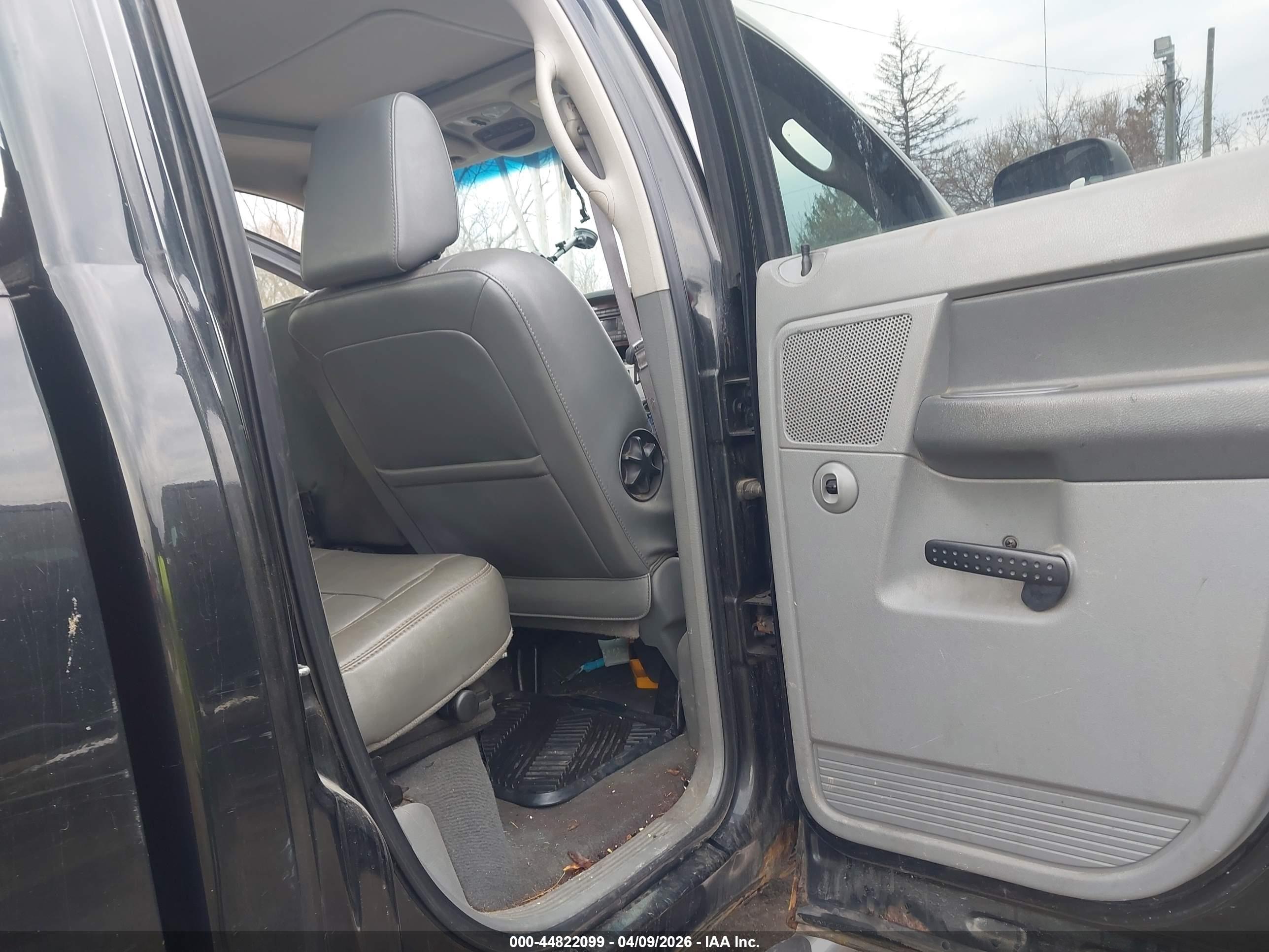 DODGE RAM image 8