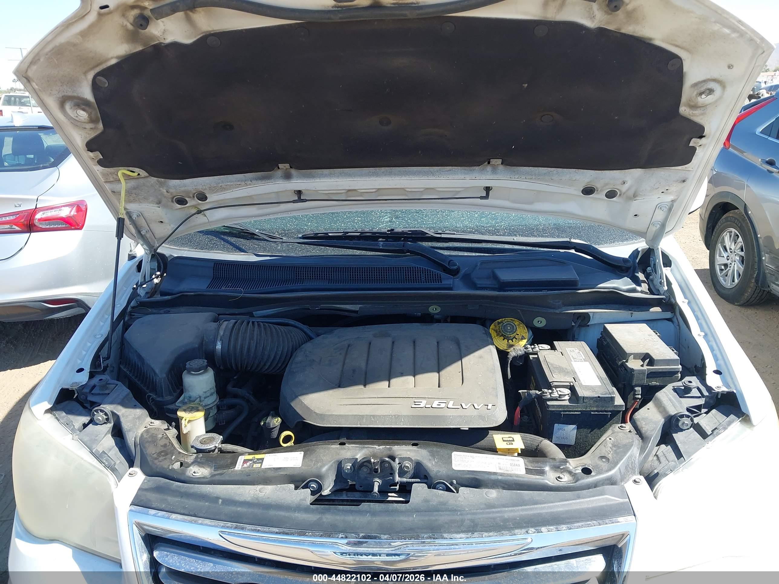 CHRYSLER TOWN image 10