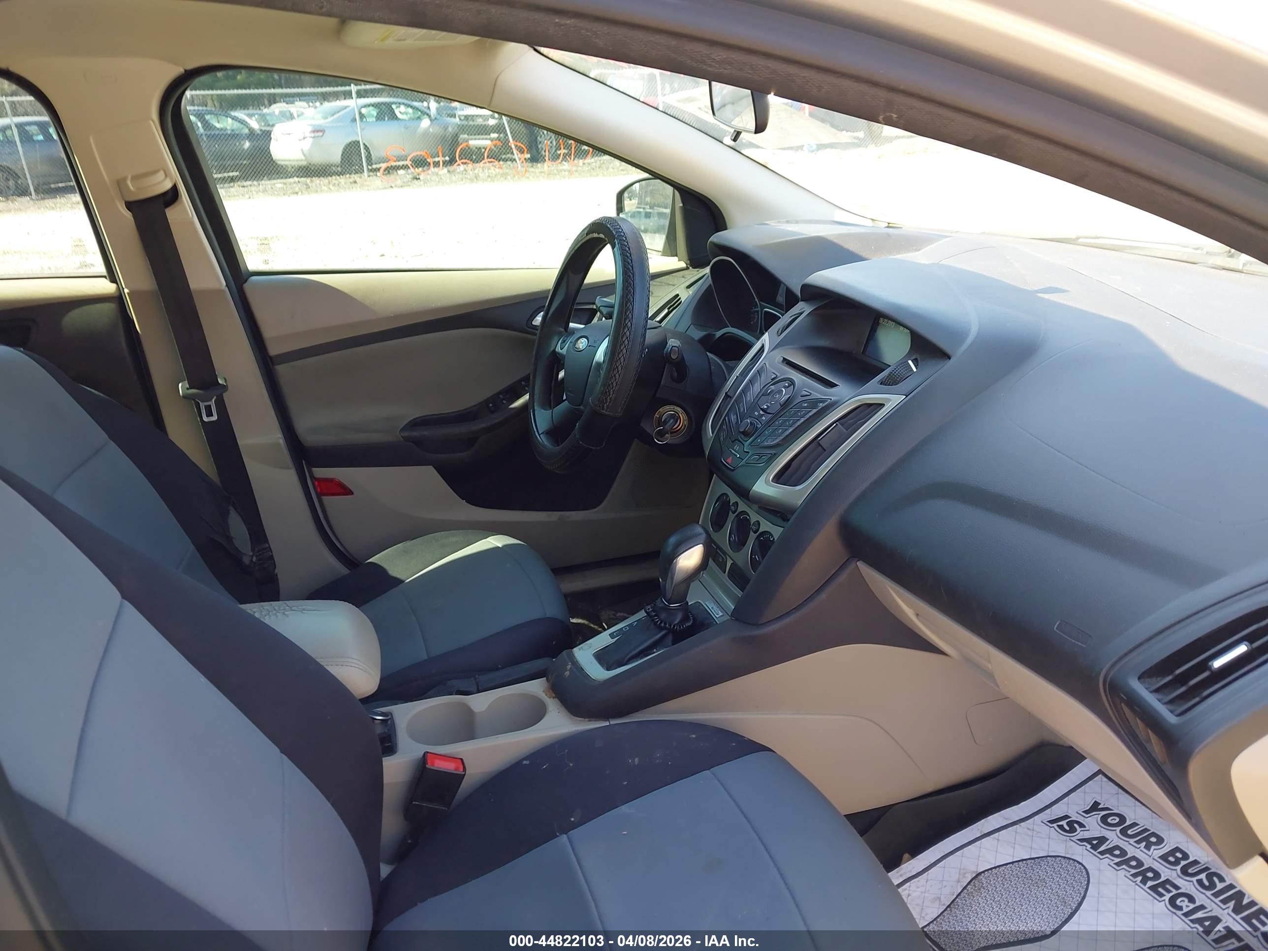 FORD FOCUS image 5