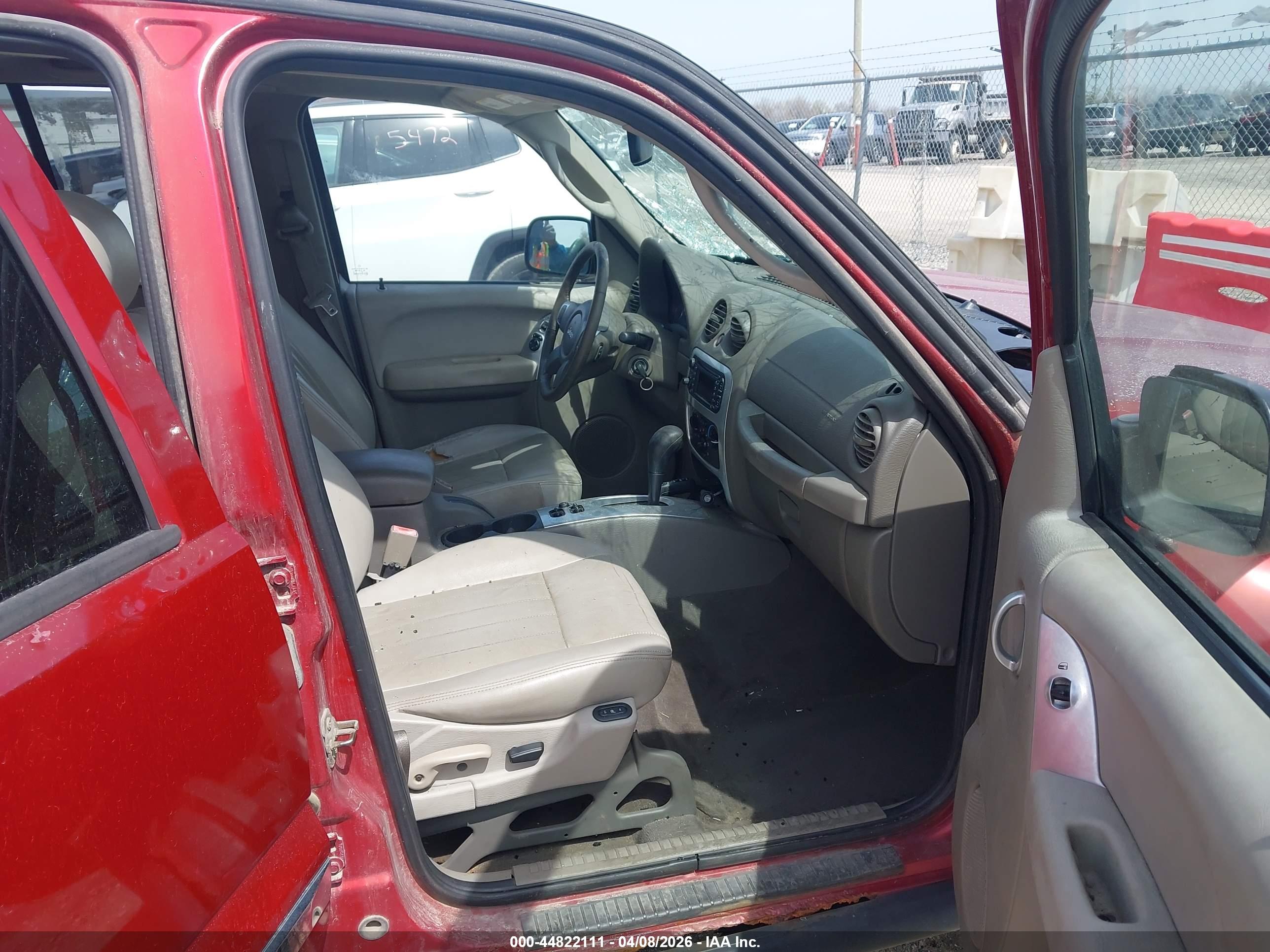 JEEP LIBERTY image 5
