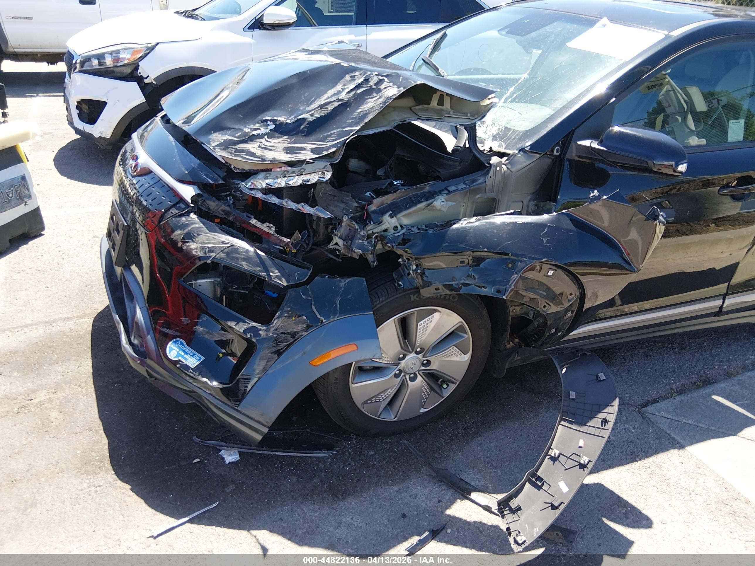 HYUNDAI KONA image 6