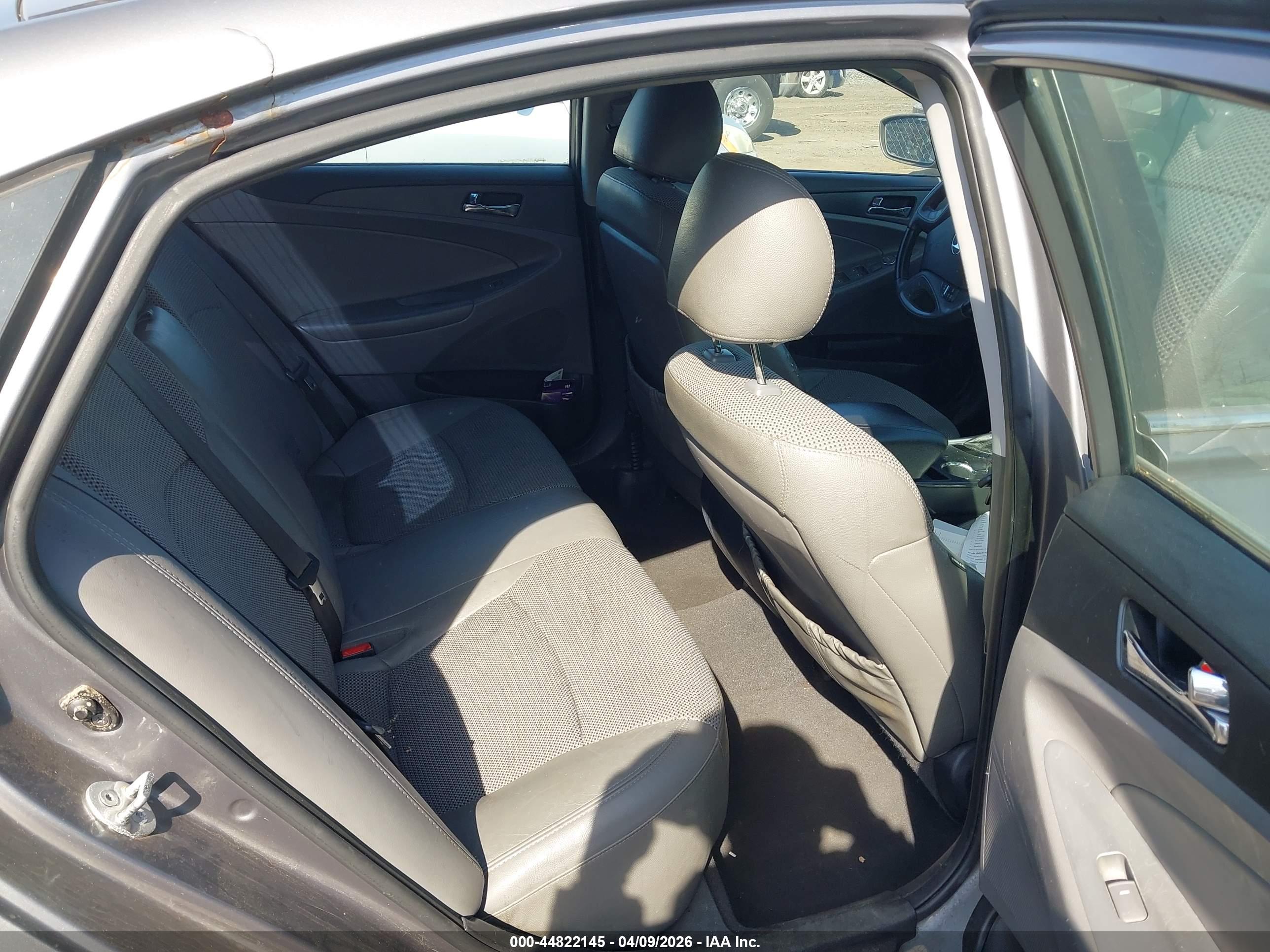 HYUNDAI SONATA image 8