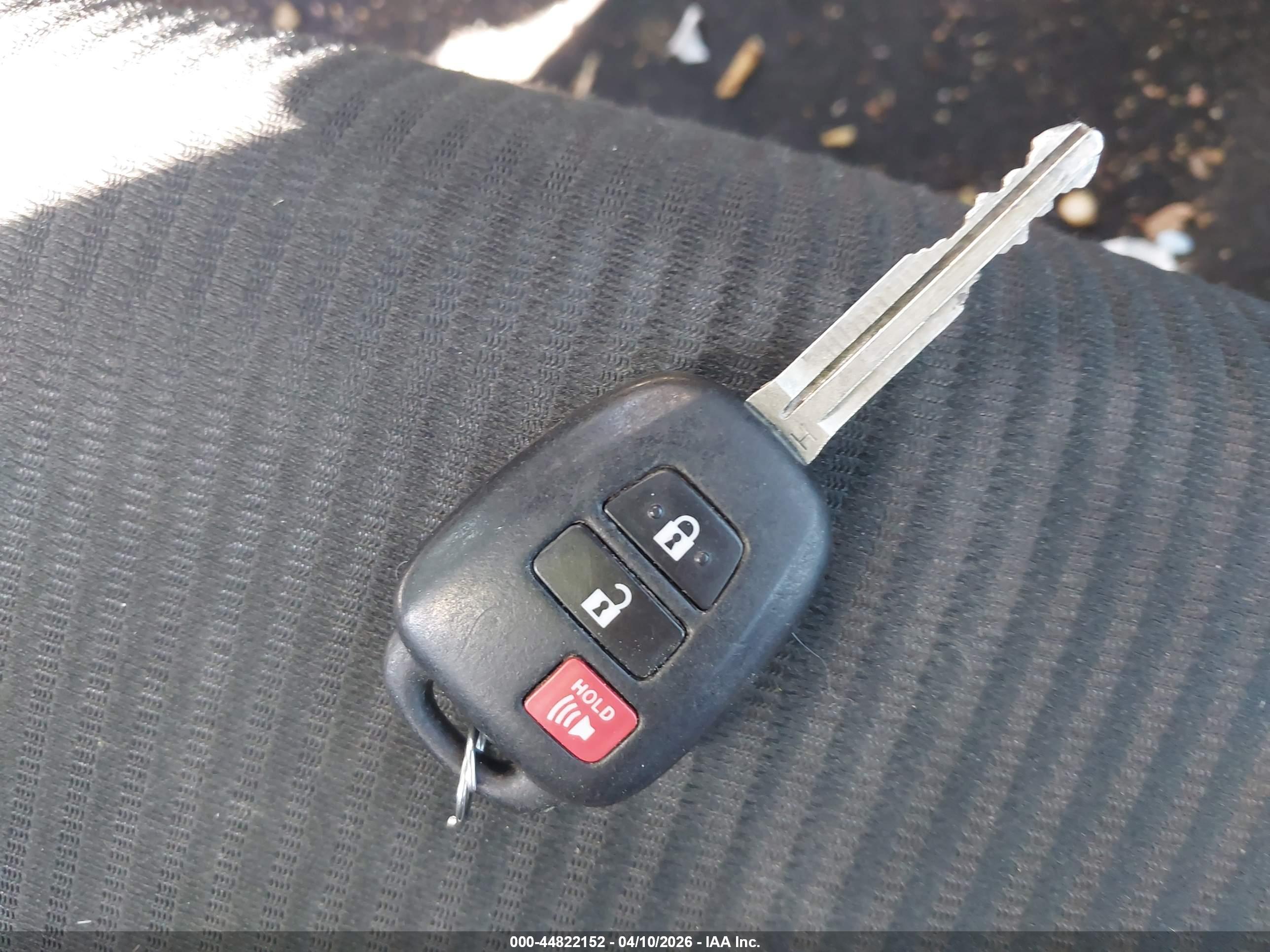 TOYOTA RAV4 image 11