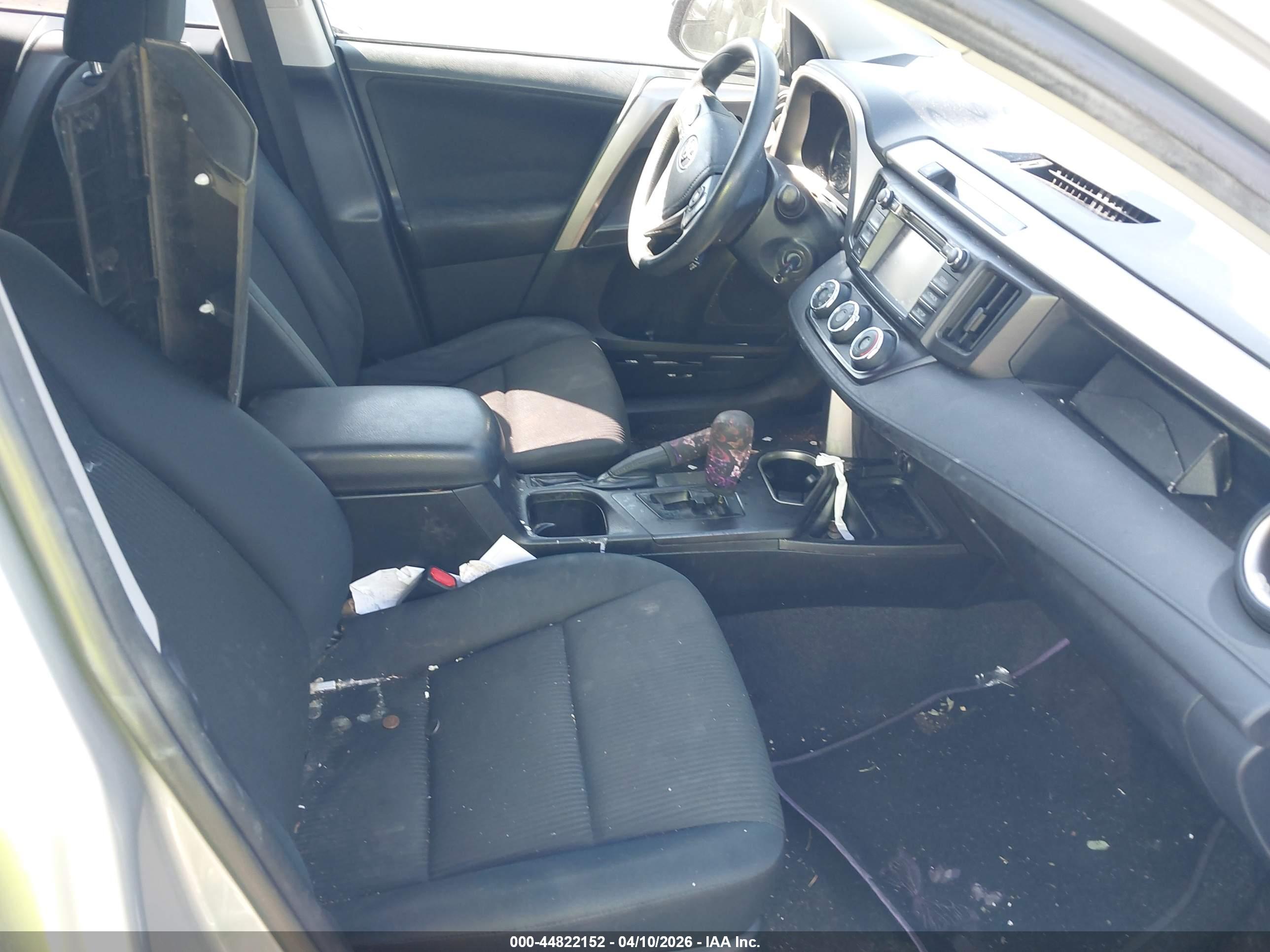 TOYOTA RAV4 image 5