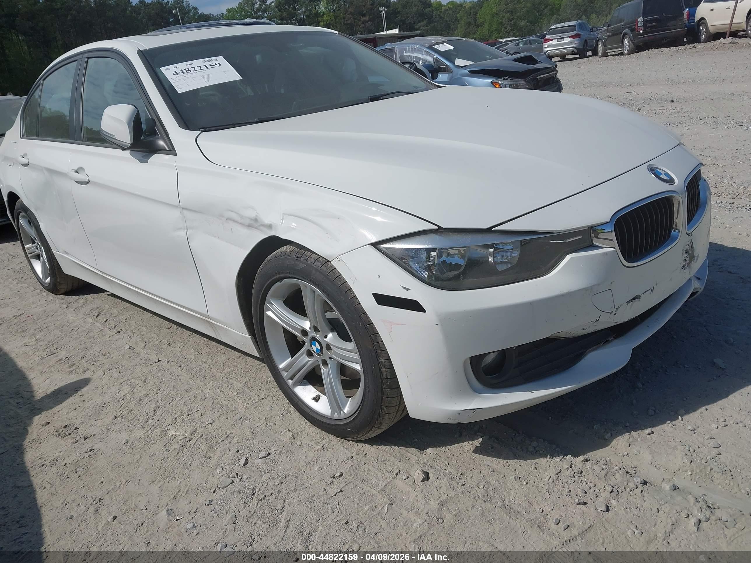 BMW 320I image 6