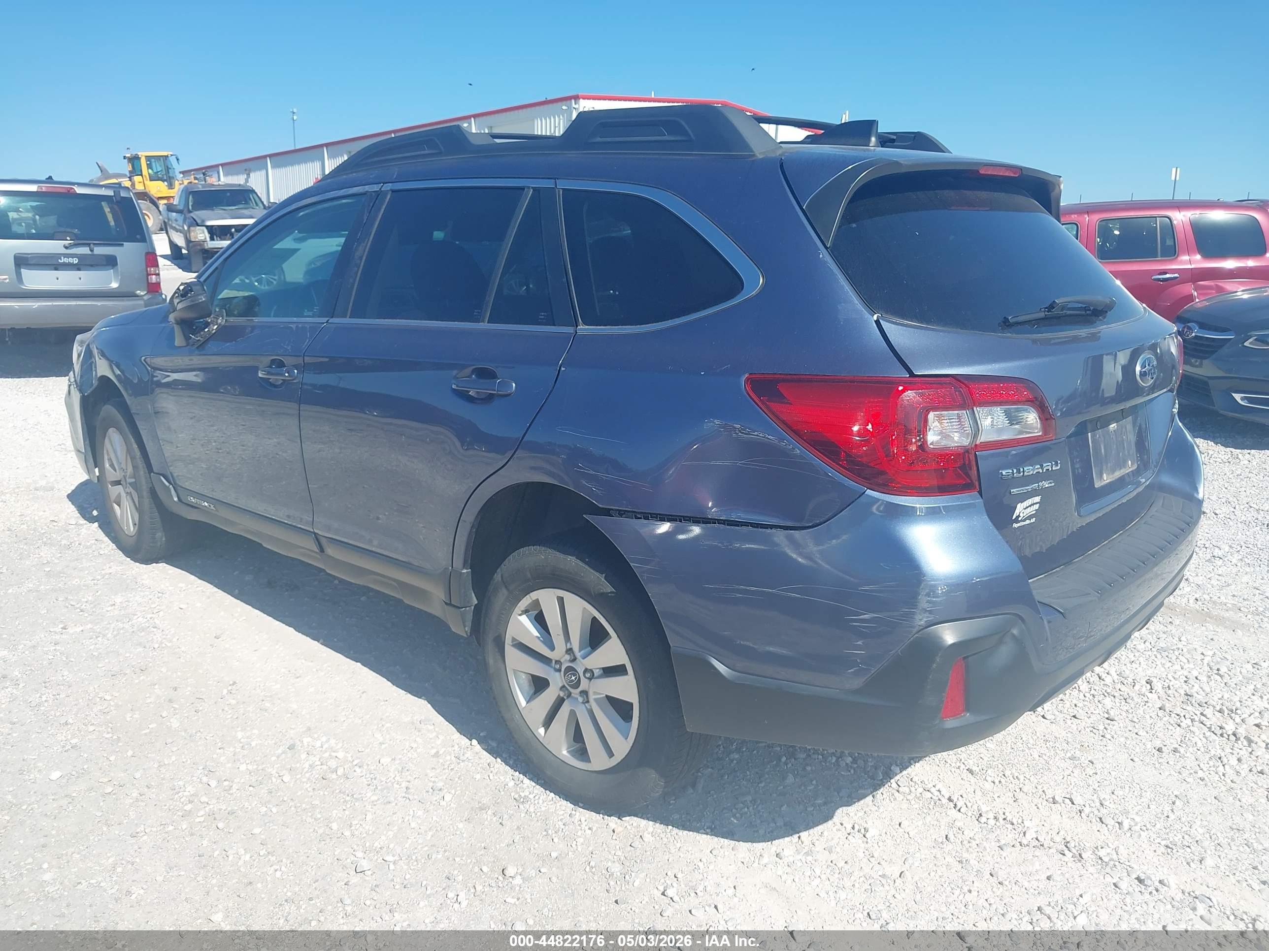 SUBARU OUTBACK image 3