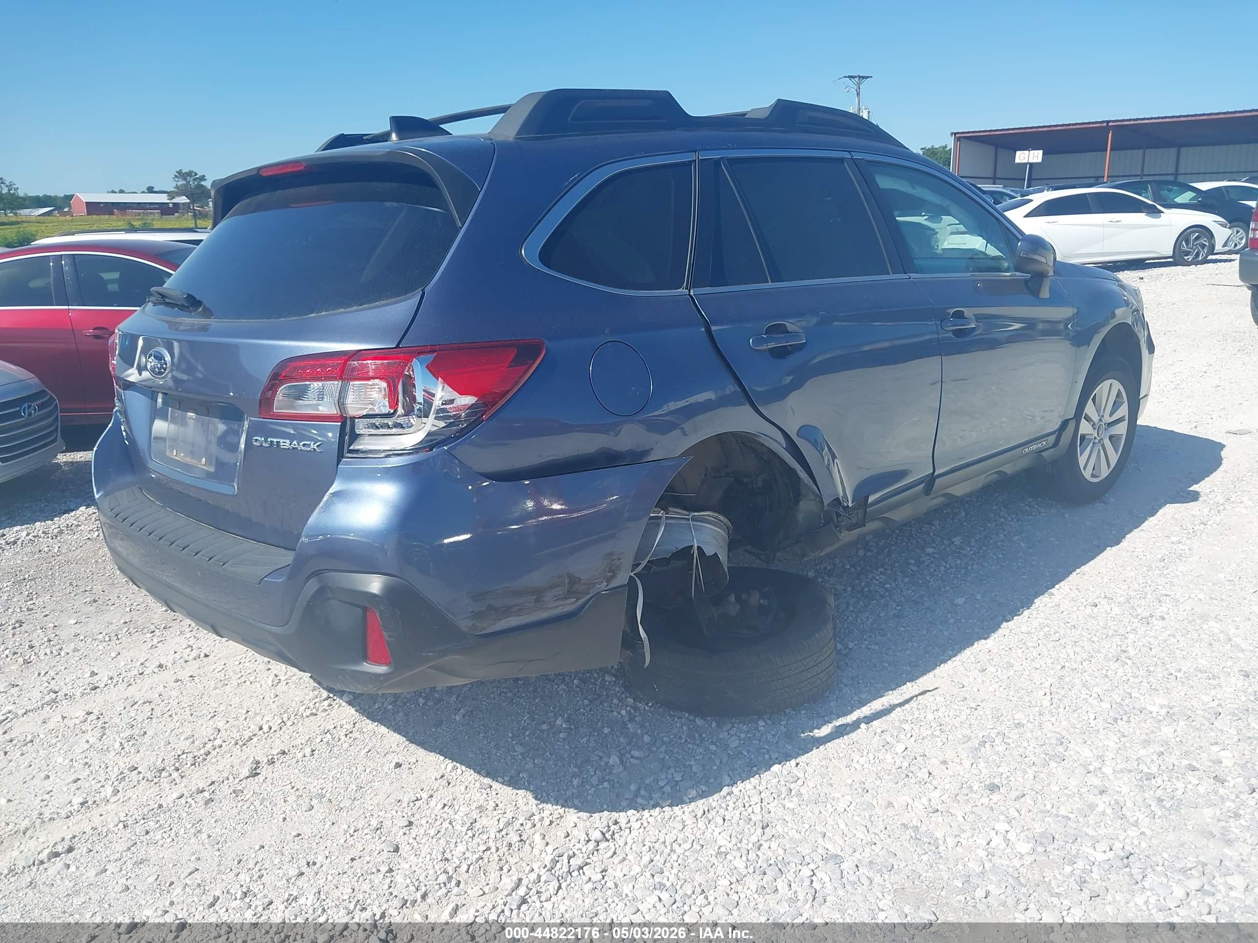 SUBARU OUTBACK image 4