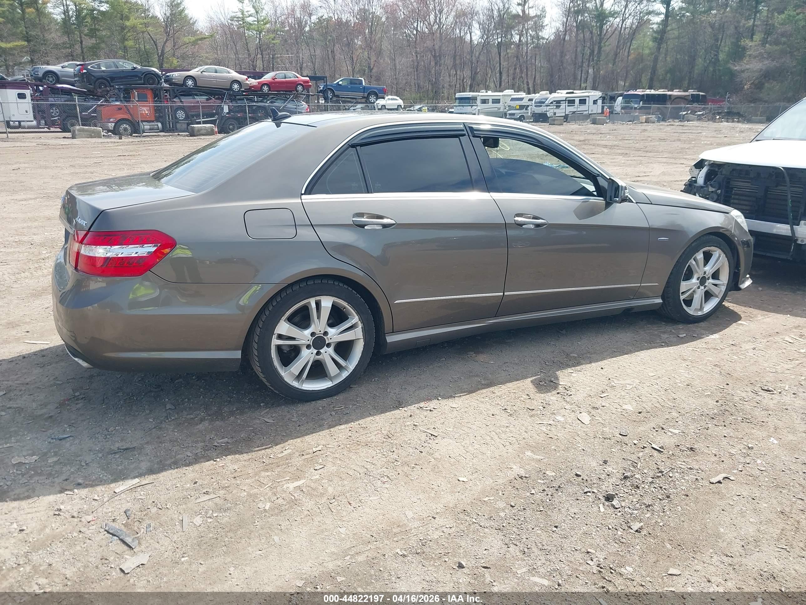 MERCEDES-BENZ E image 4