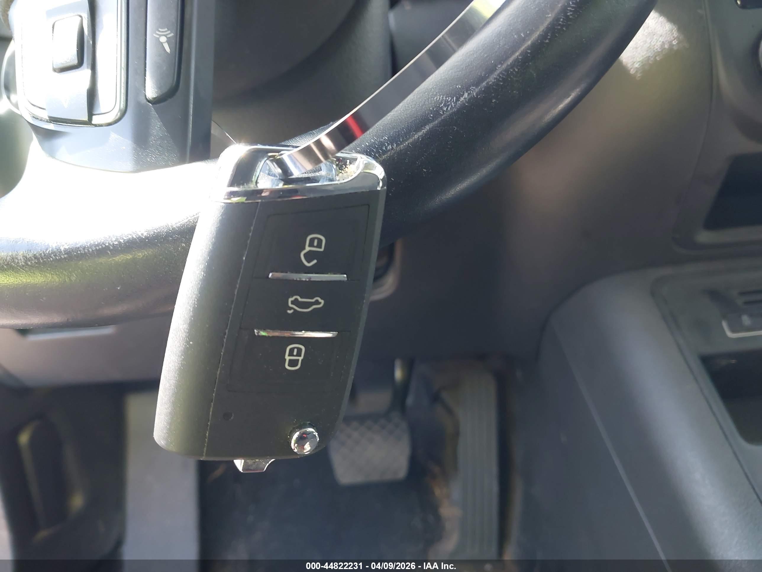 VOLKSWAGEN TIGUAN image 11