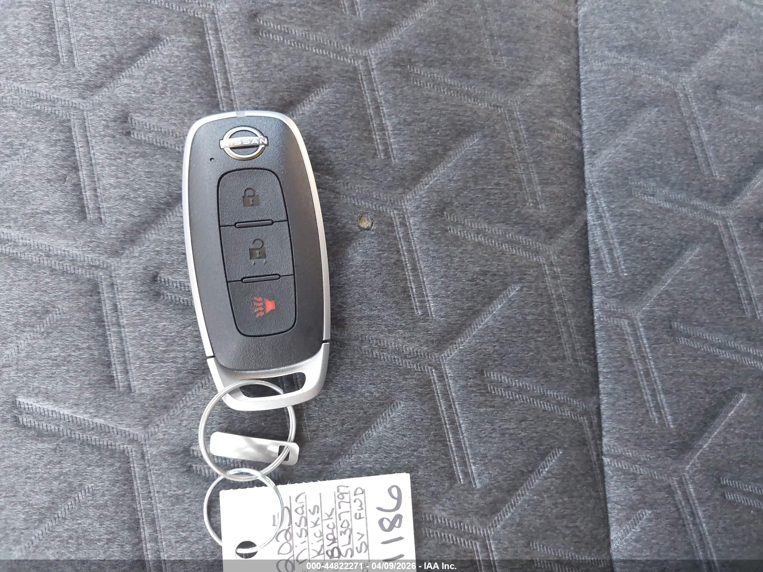 NISSAN KICKS image 11