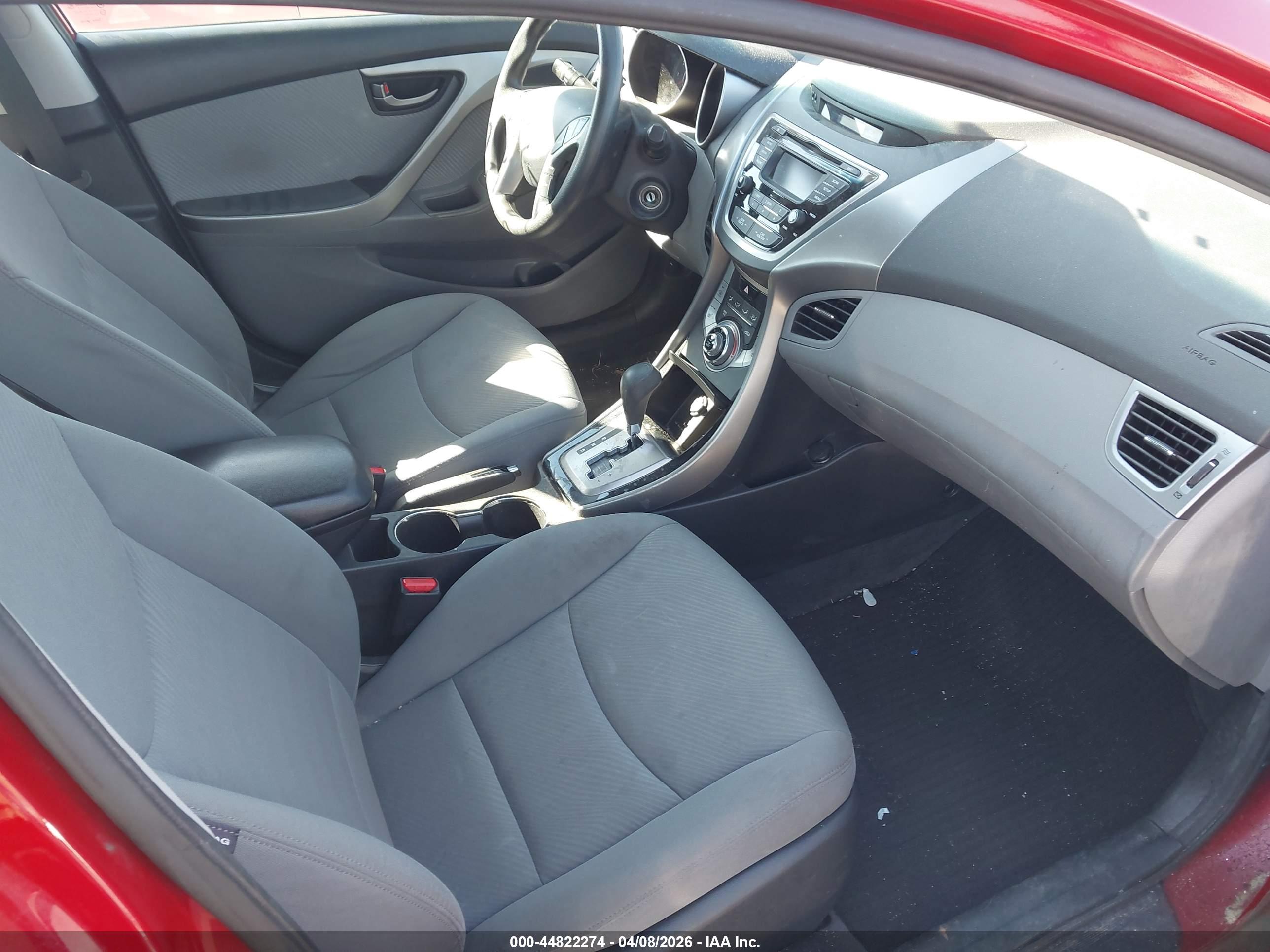 HYUNDAI ELANTRA image 5