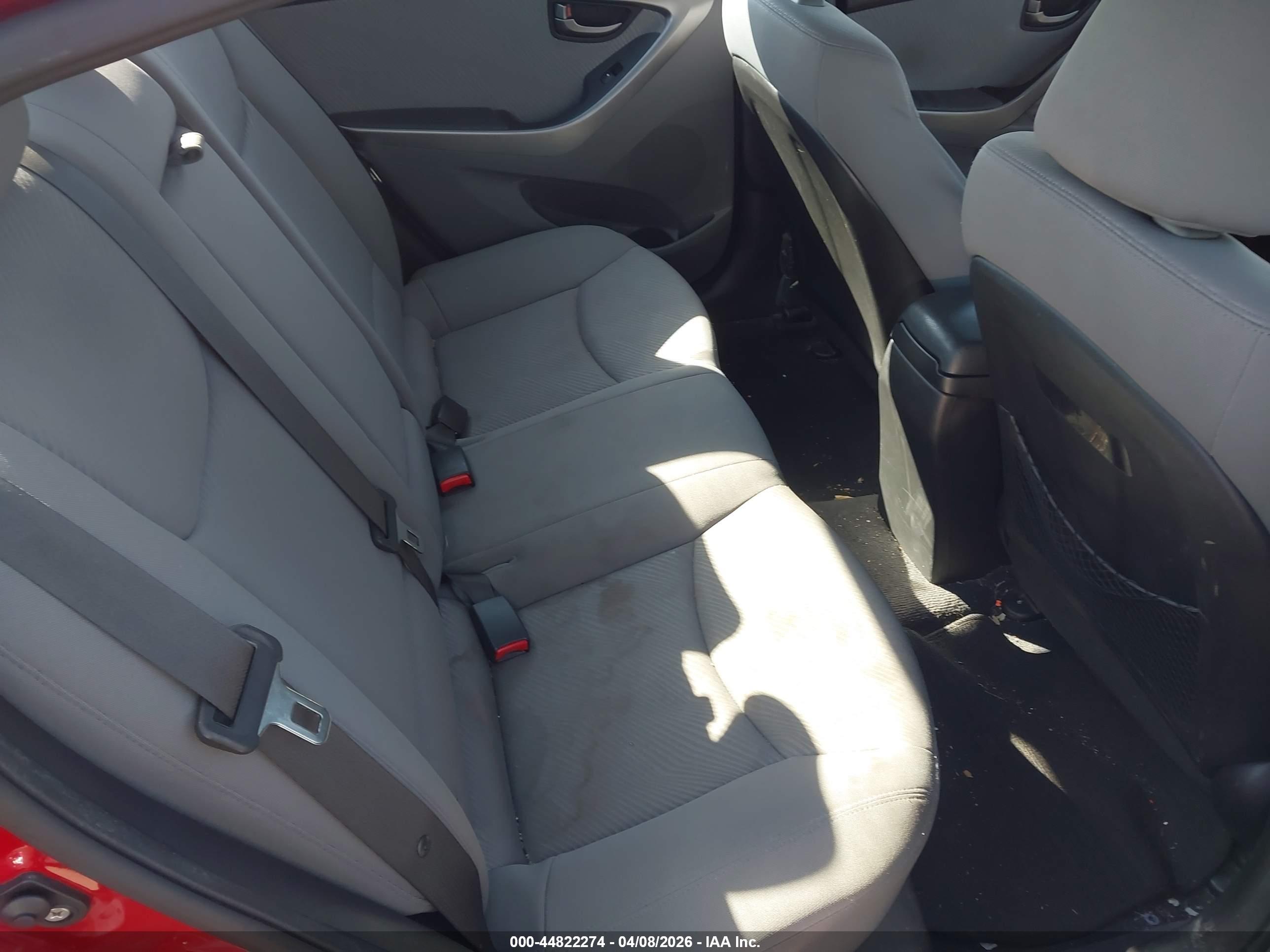 HYUNDAI ELANTRA image 8