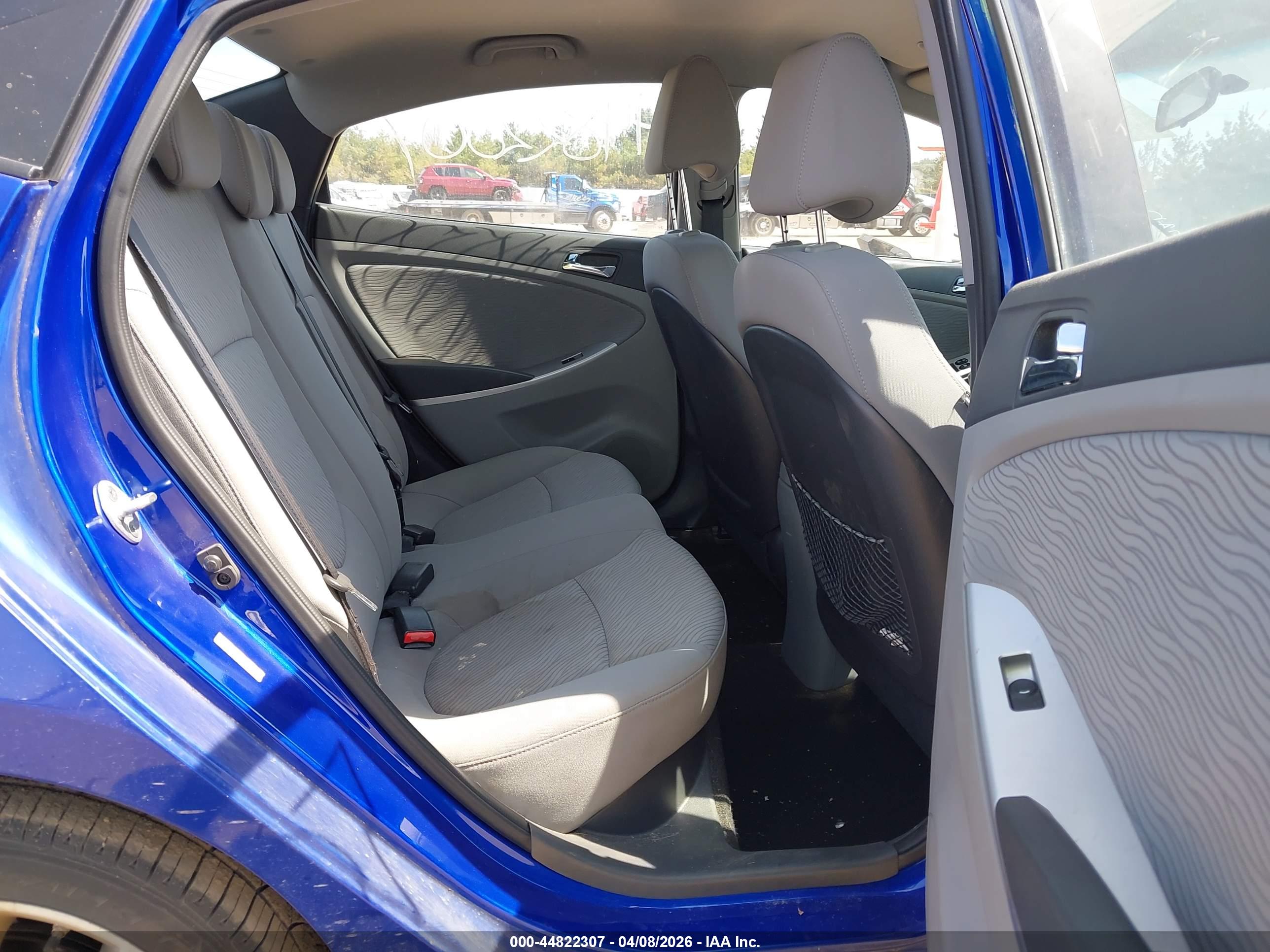 HYUNDAI ACCENT image 8